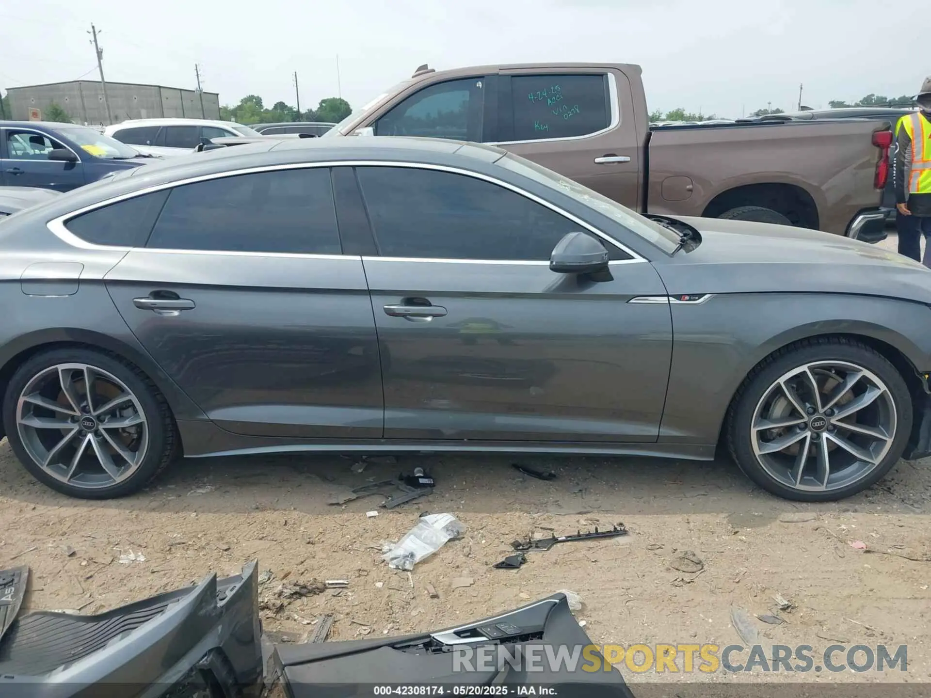 14 Photograph of a damaged car WAUDACF57PA023909 AUDI A5 SPORTBACK 2023