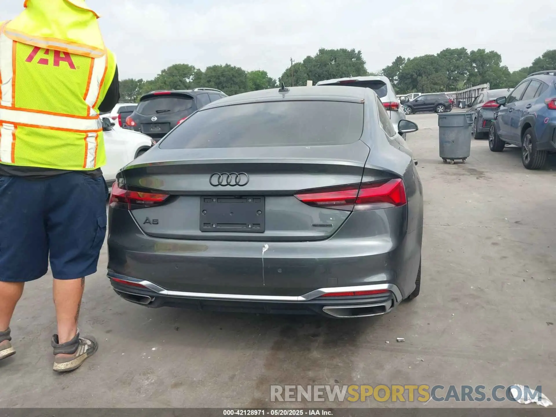 17 Photograph of a damaged car WAUFACF50PA022853 AUDI A5 SPORTBACK 2023