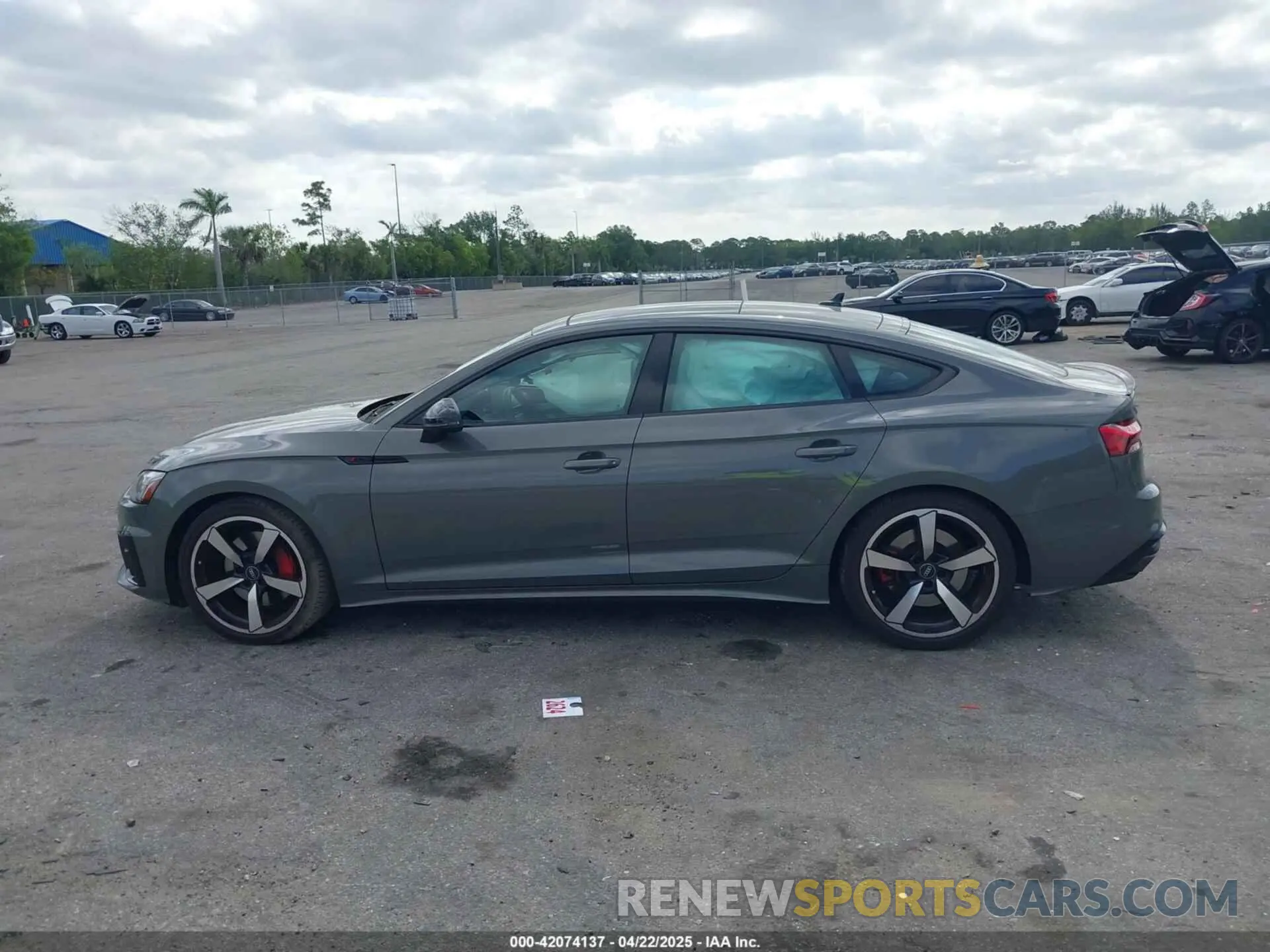 14 Photograph of a damaged car WAUFACF56PA038023 AUDI A5 SPORTBACK 2023