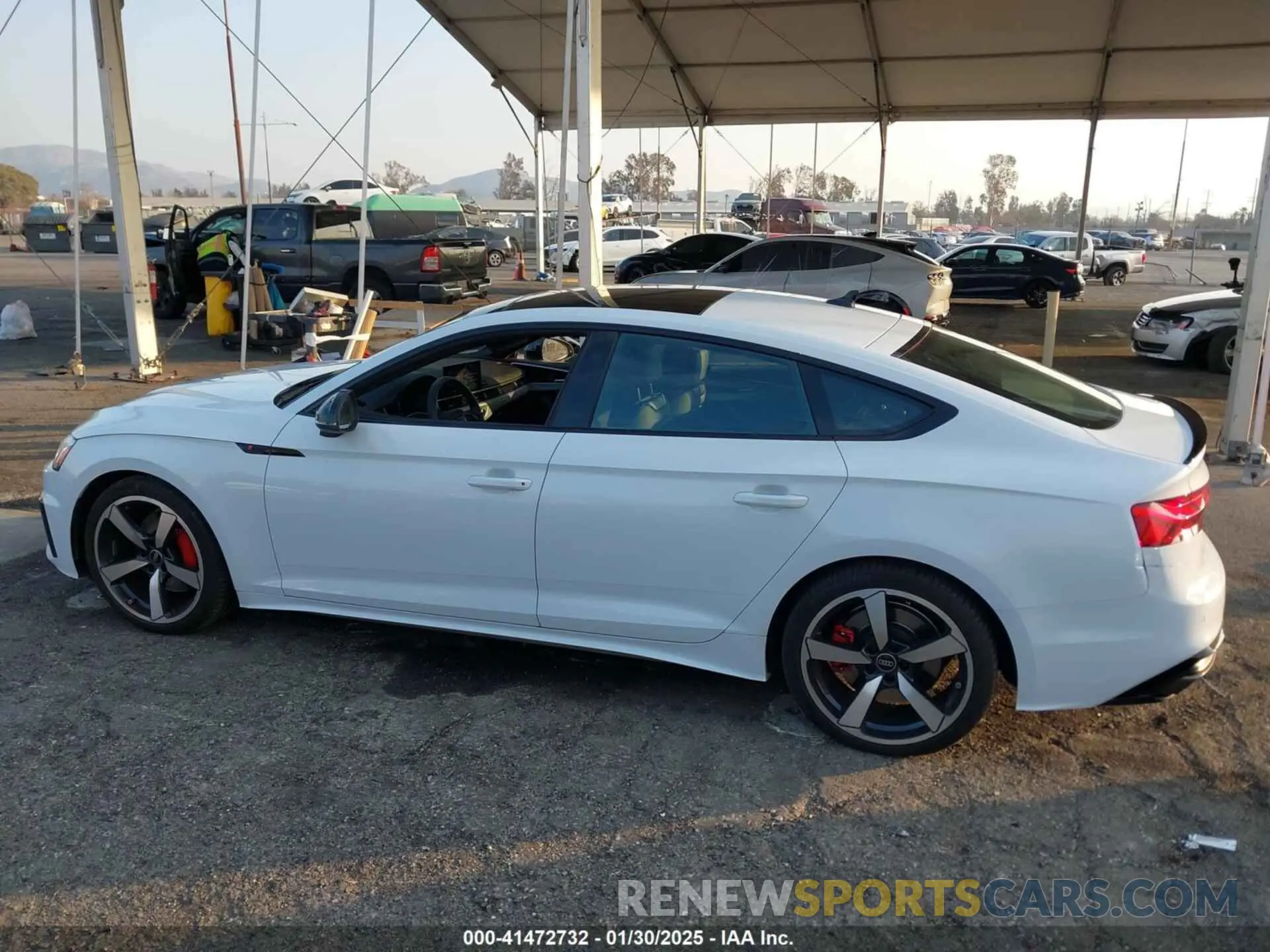15 Photograph of a damaged car WAUFACF5XPA058114 AUDI A5 SPORTBACK 2023