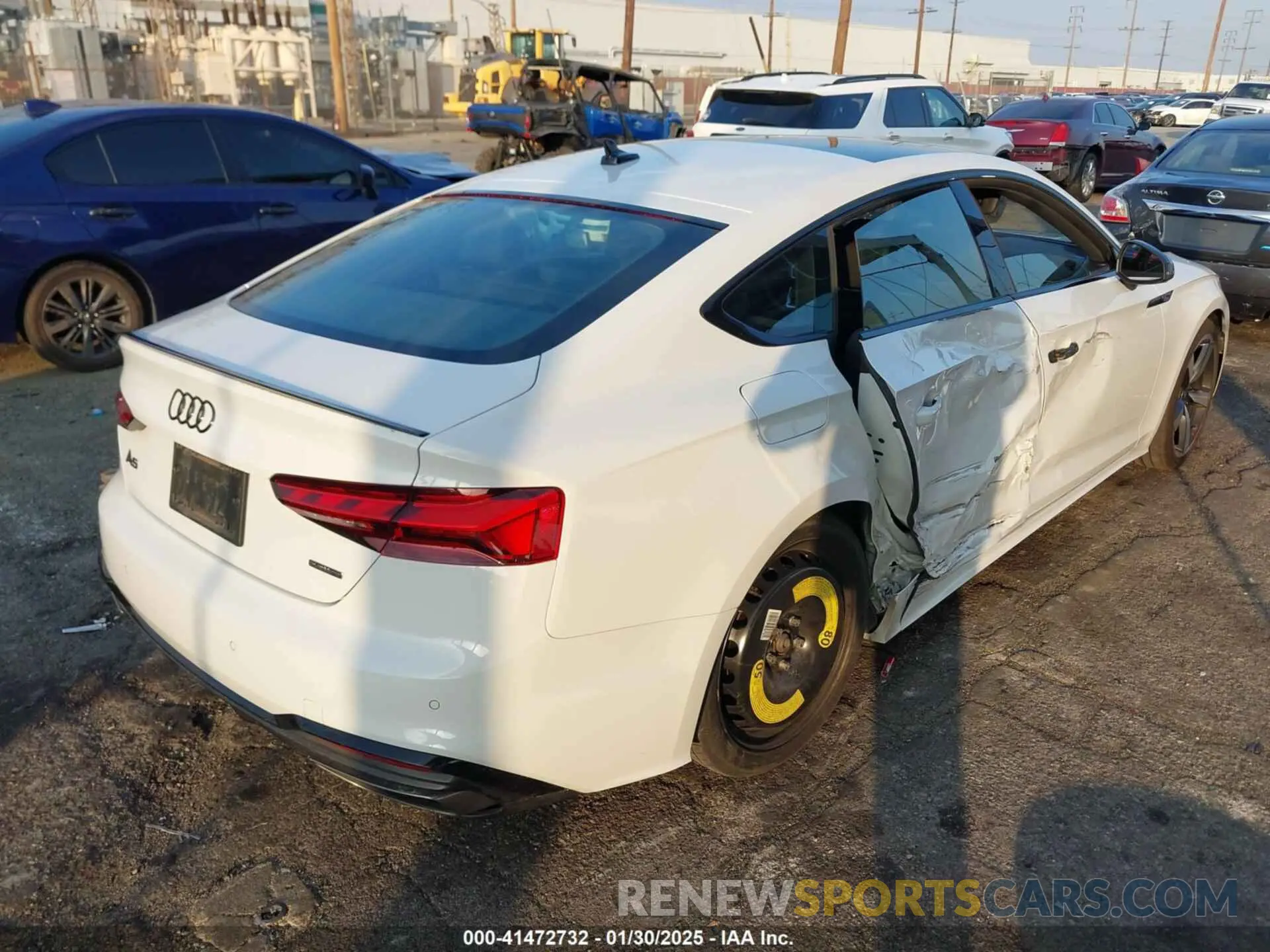 4 Photograph of a damaged car WAUFACF5XPA058114 AUDI A5 SPORTBACK 2023