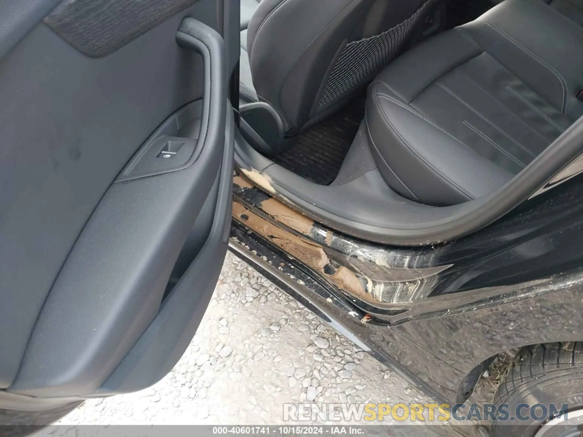 14 Photograph of a damaged car WAUDACF56RA073347 AUDI A5 SPORTBACK 2024