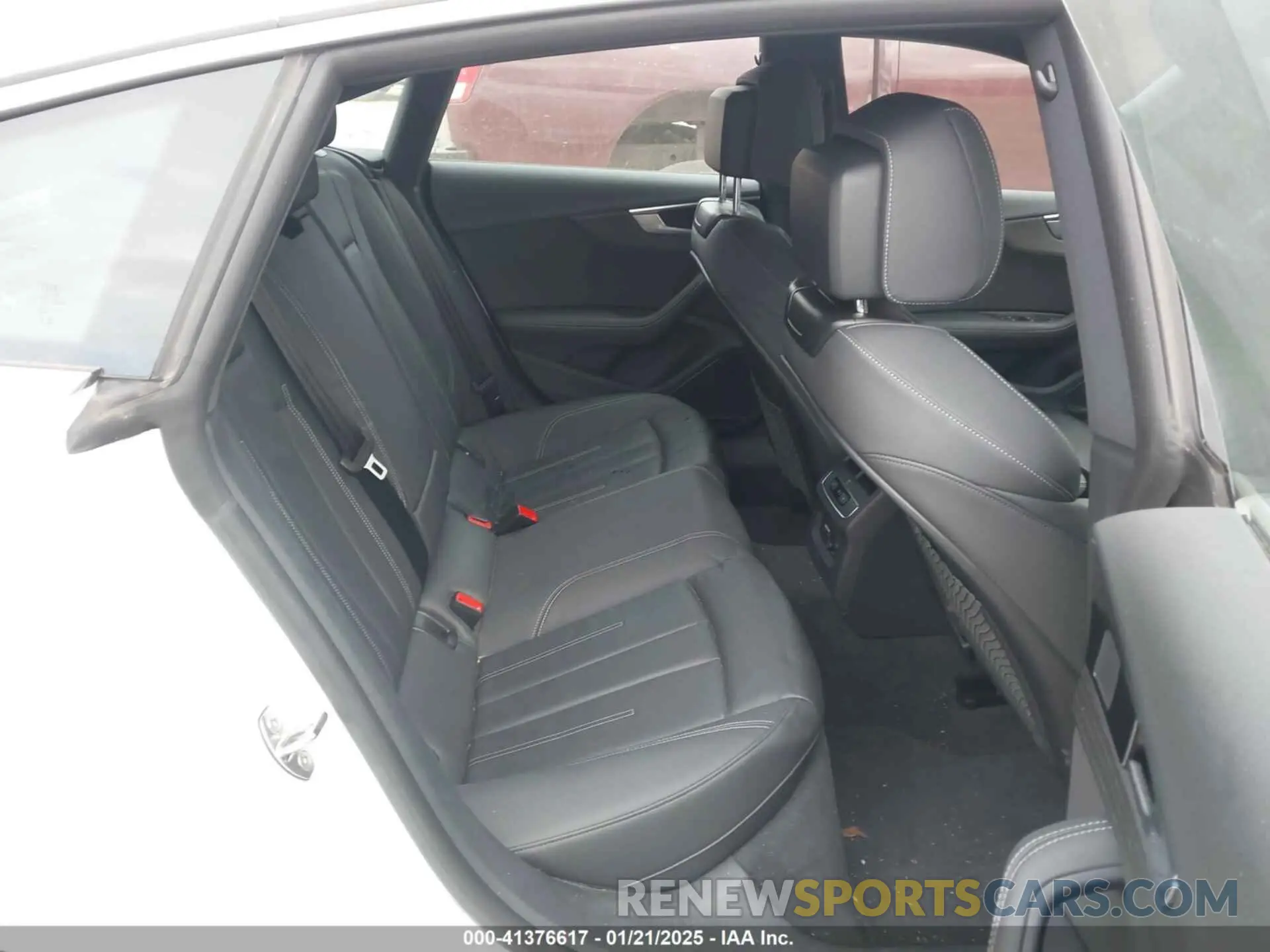 8 Photograph of a damaged car WAUFACF53RA029573 AUDI A5 SPORTBACK 2024