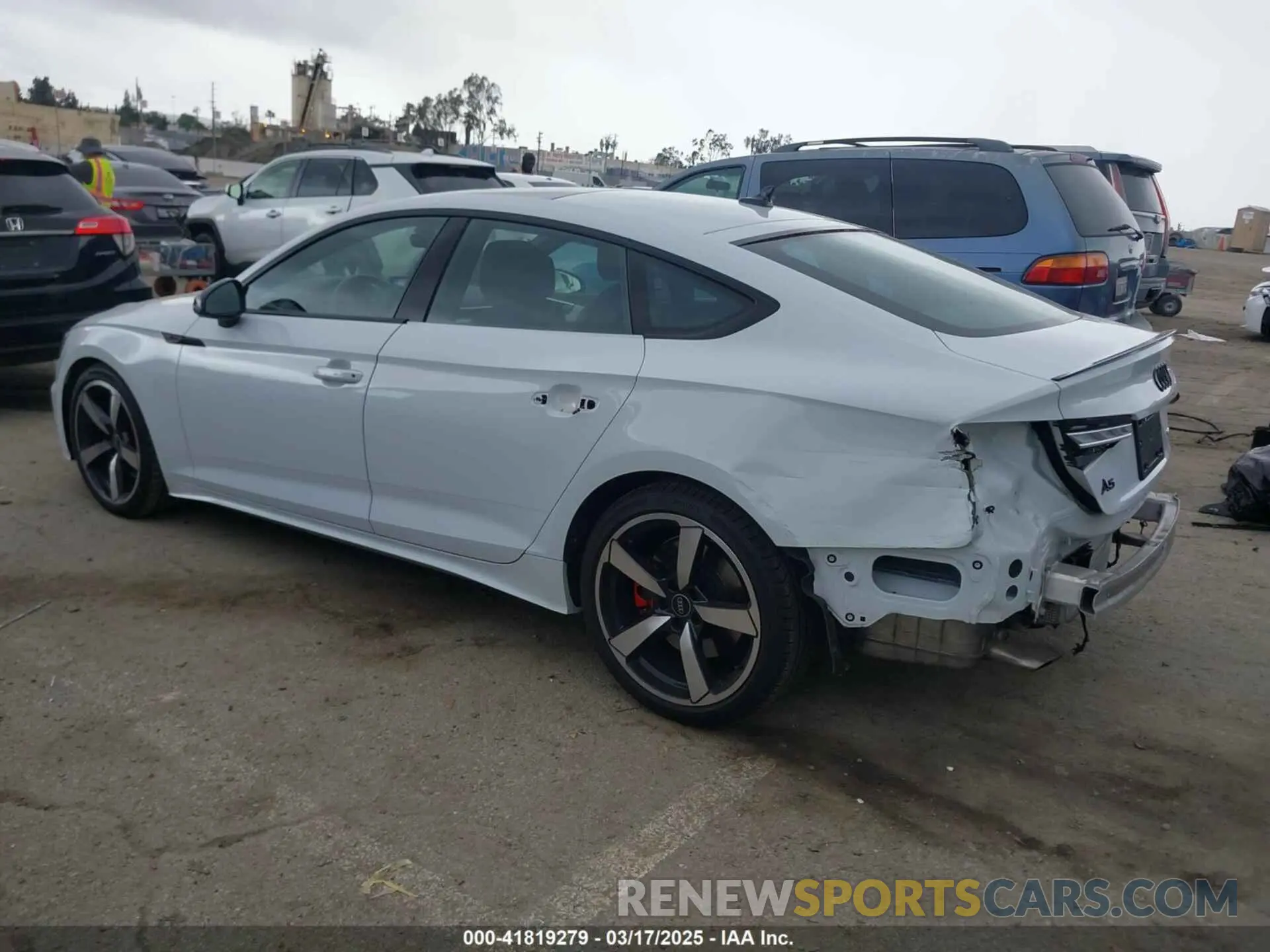 3 Photograph of a damaged car WAUFACF54RA057706 AUDI A5 SPORTBACK 2024