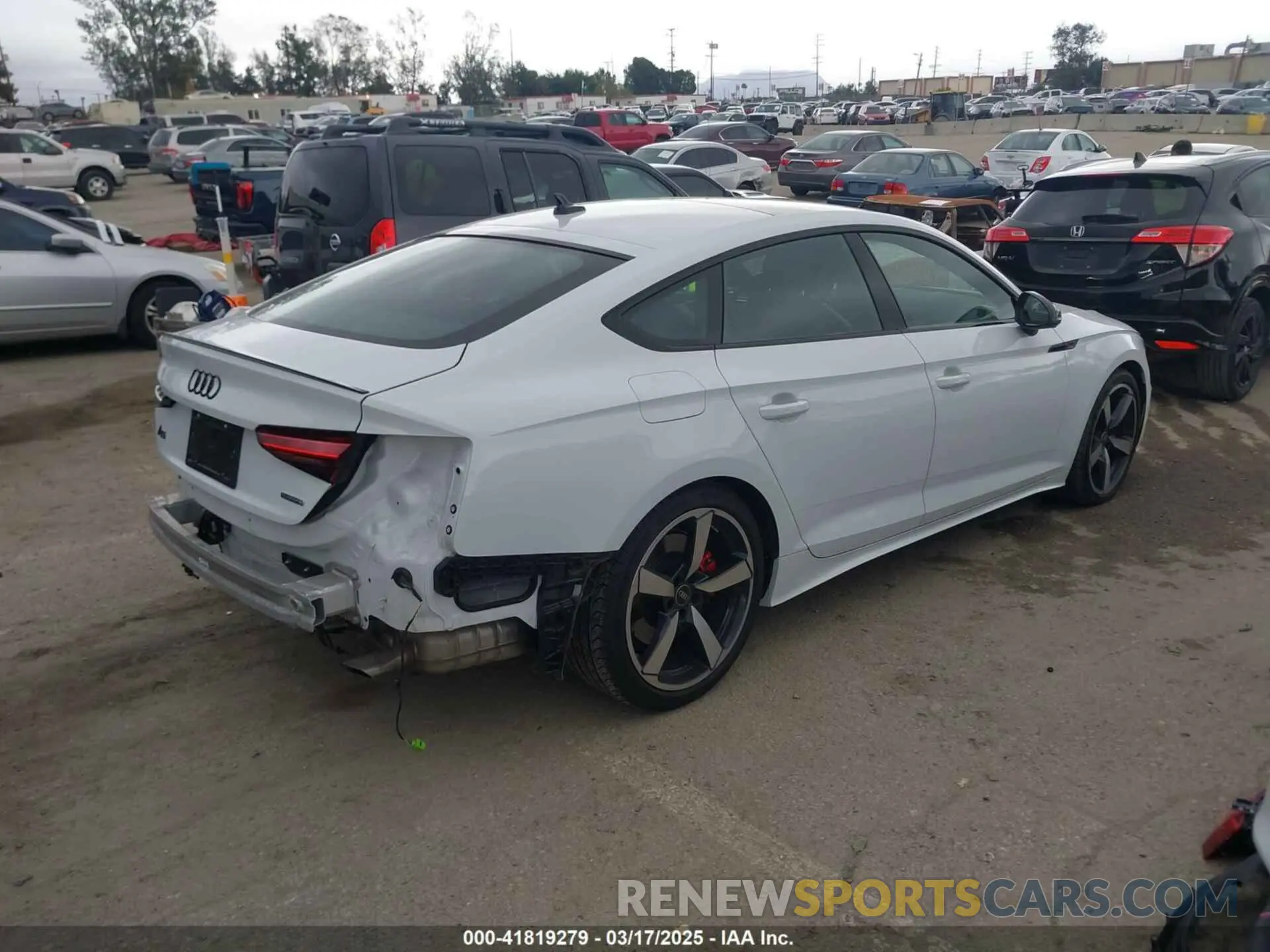 4 Photograph of a damaged car WAUFACF54RA057706 AUDI A5 SPORTBACK 2024
