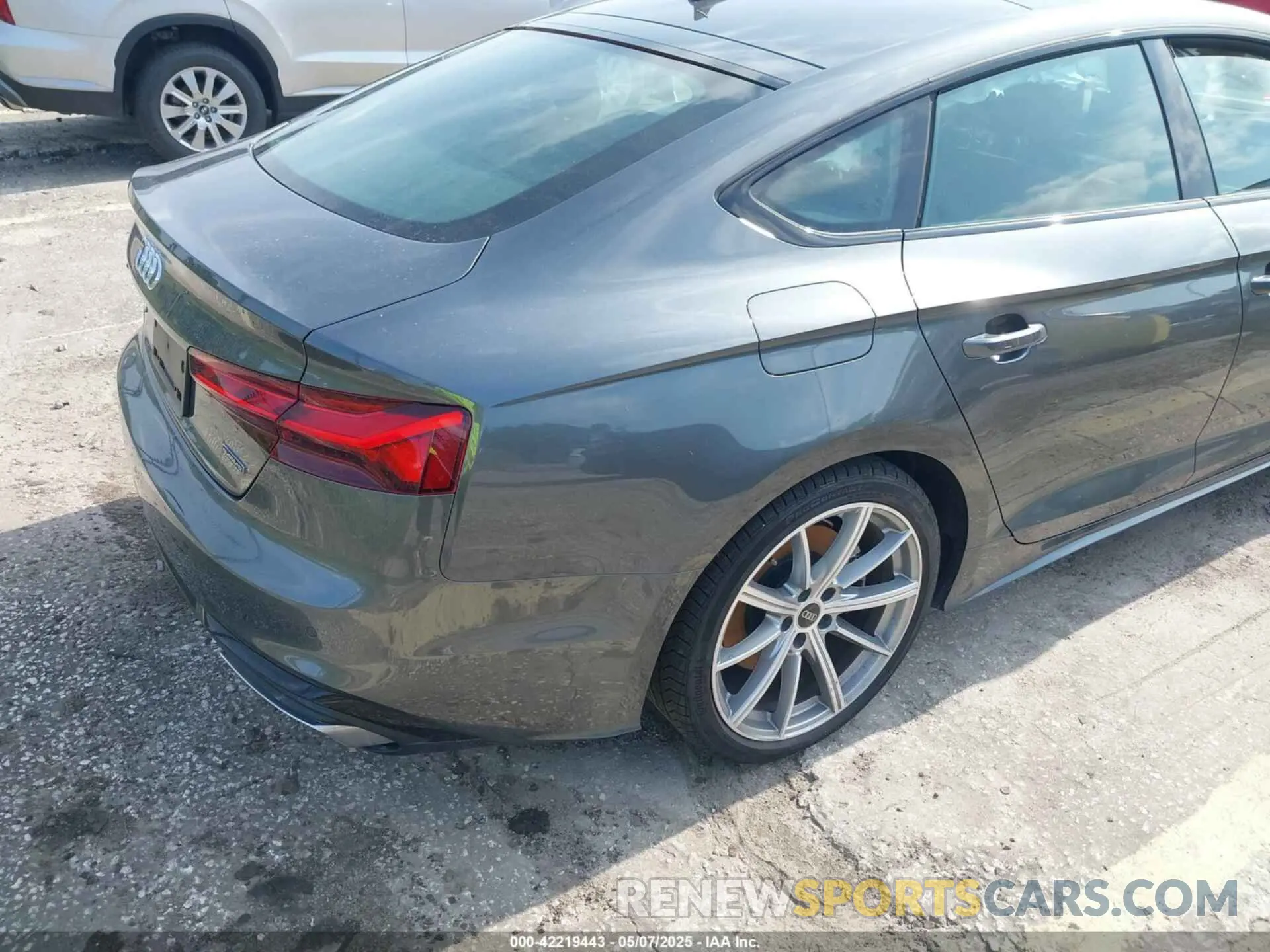 4 Photograph of a damaged car WAUDACF51SA006614 AUDI A5 SPORTBACK 2025