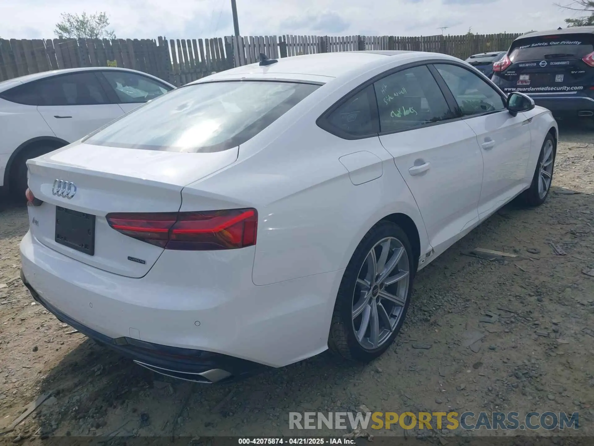 4 Photograph of a damaged car WAUDACF54SA004307 AUDI A5 SPORTBACK 2025