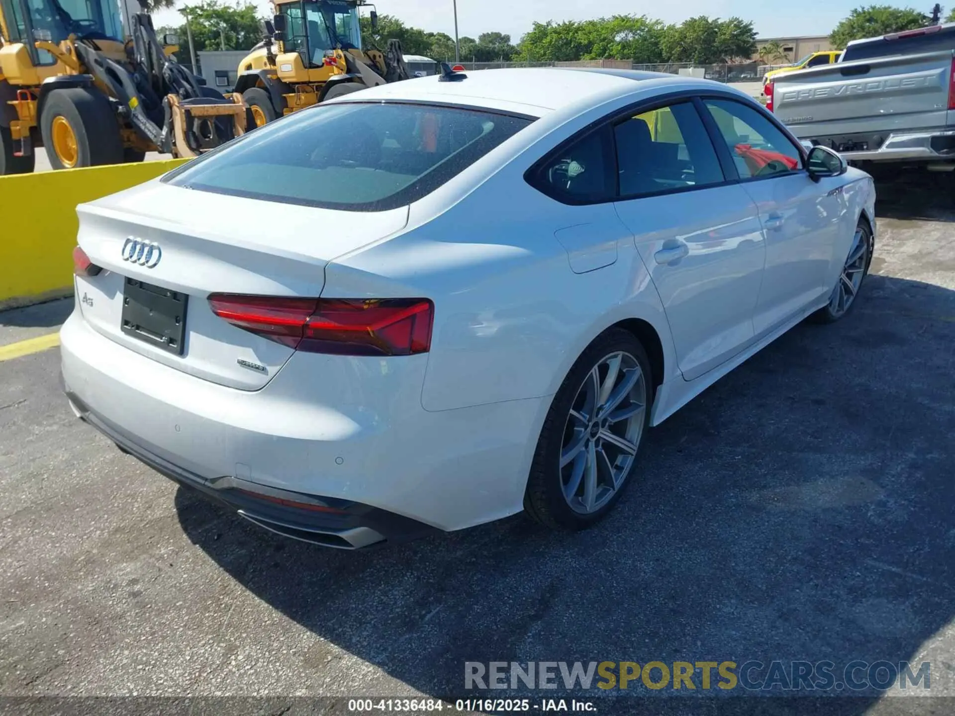 4 Photograph of a damaged car WAUDACF57SA006794 AUDI A5 SPORTBACK 2025