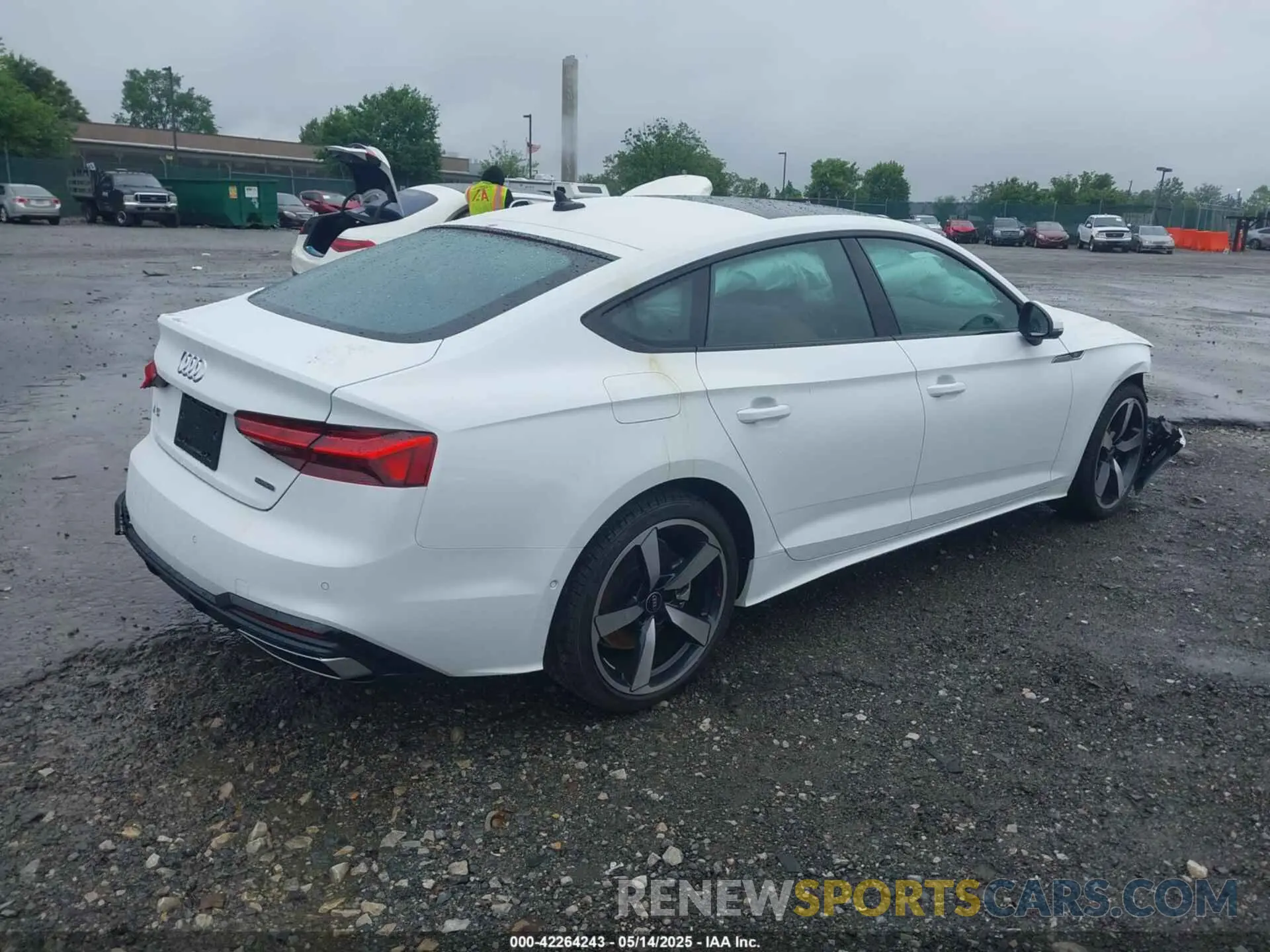 4 Photograph of a damaged car WAUEACF58SA012978 AUDI A5 SPORTBACK 2025