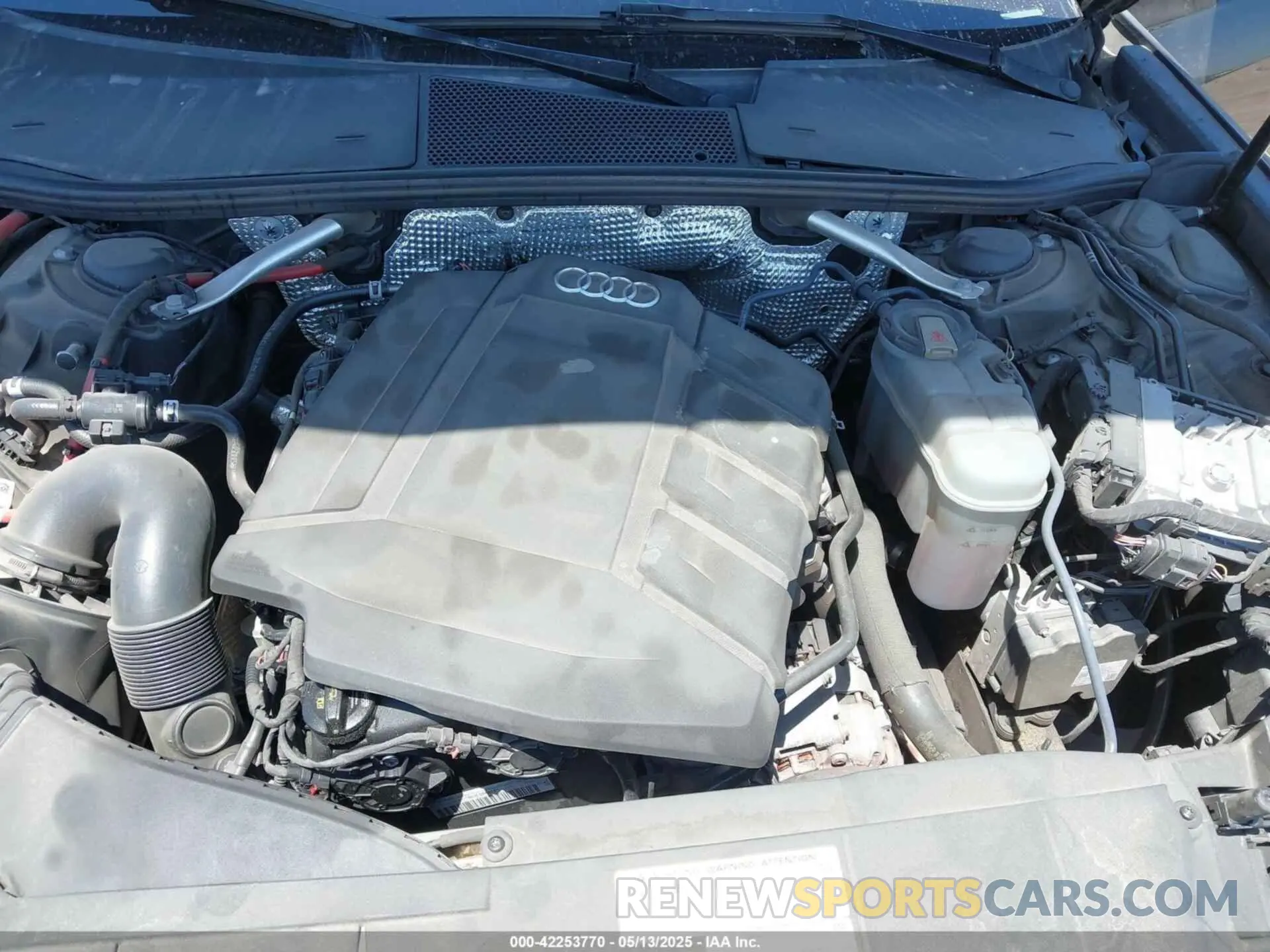 10 Photograph of a damaged car WAUD8AF21KN124807 AUDI A6 2019