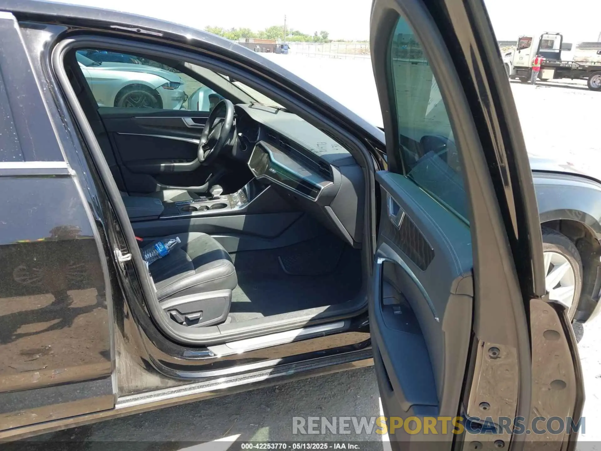 5 Photograph of a damaged car WAUD8AF21KN124807 AUDI A6 2019