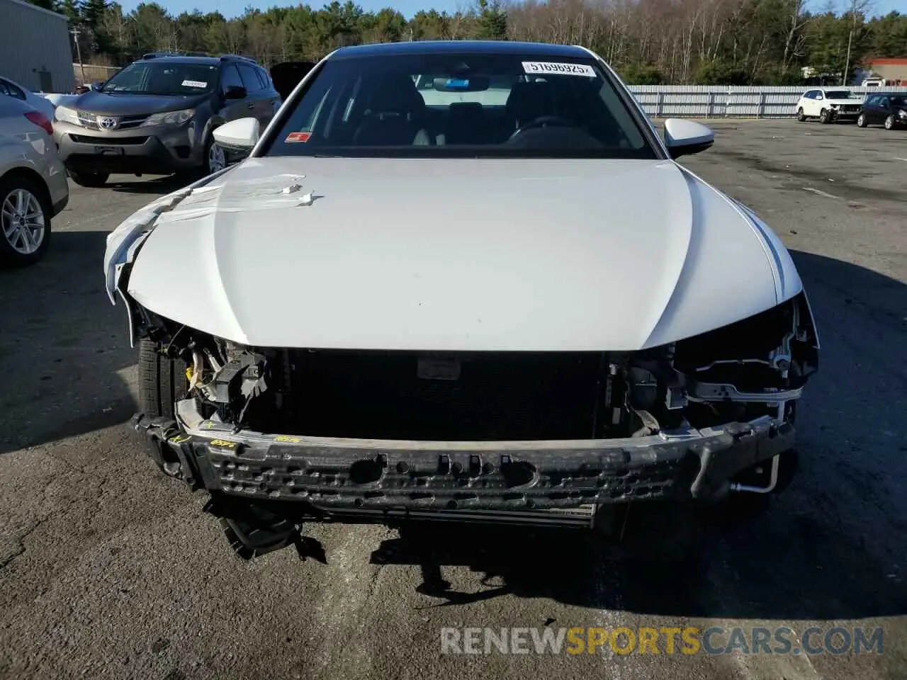 5 Photograph of a damaged car WAUD8AF26KN130585 AUDI A6 2019