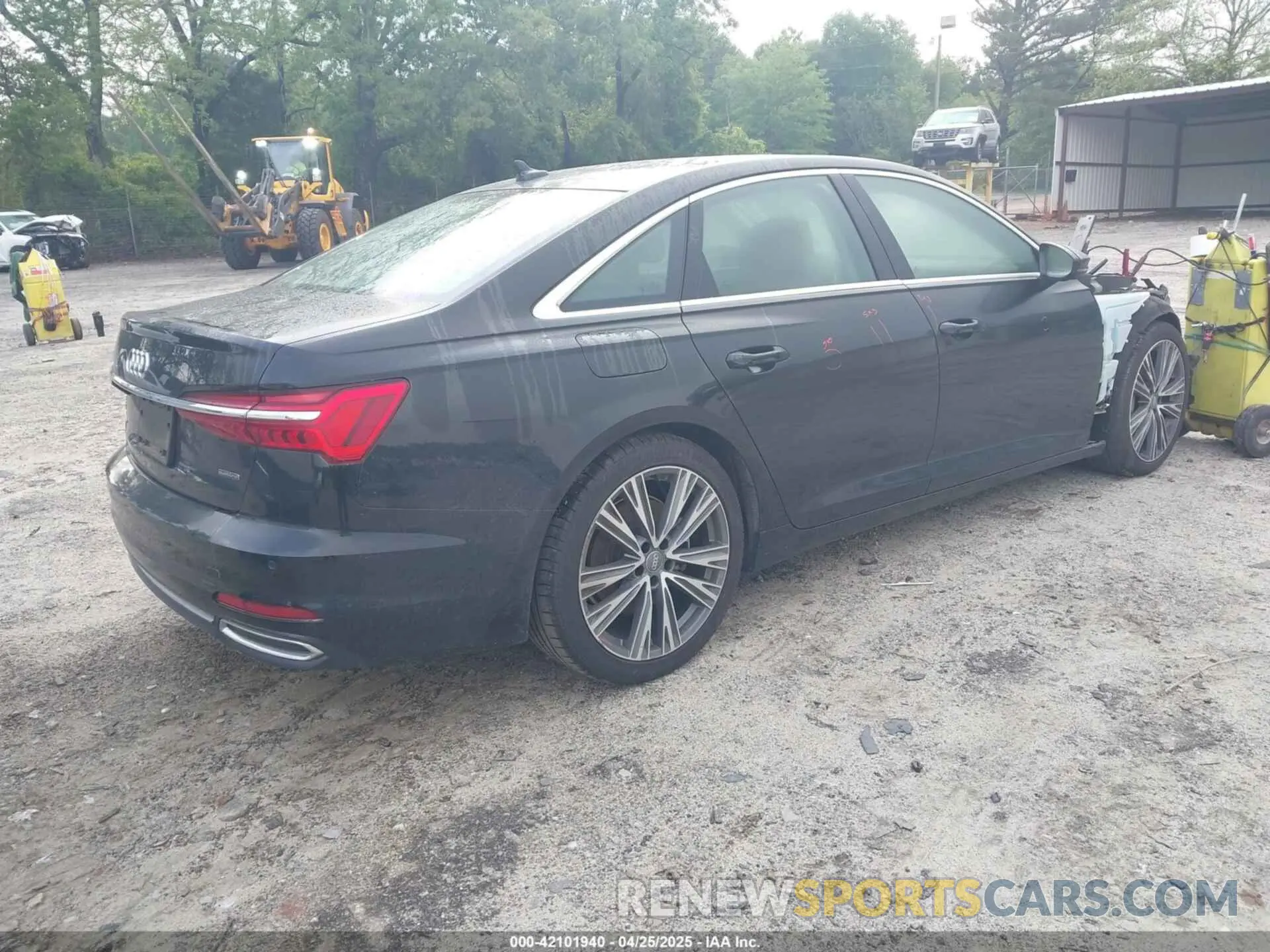 4 Photograph of a damaged car WAUD8AF2XKN121887 AUDI A6 2019