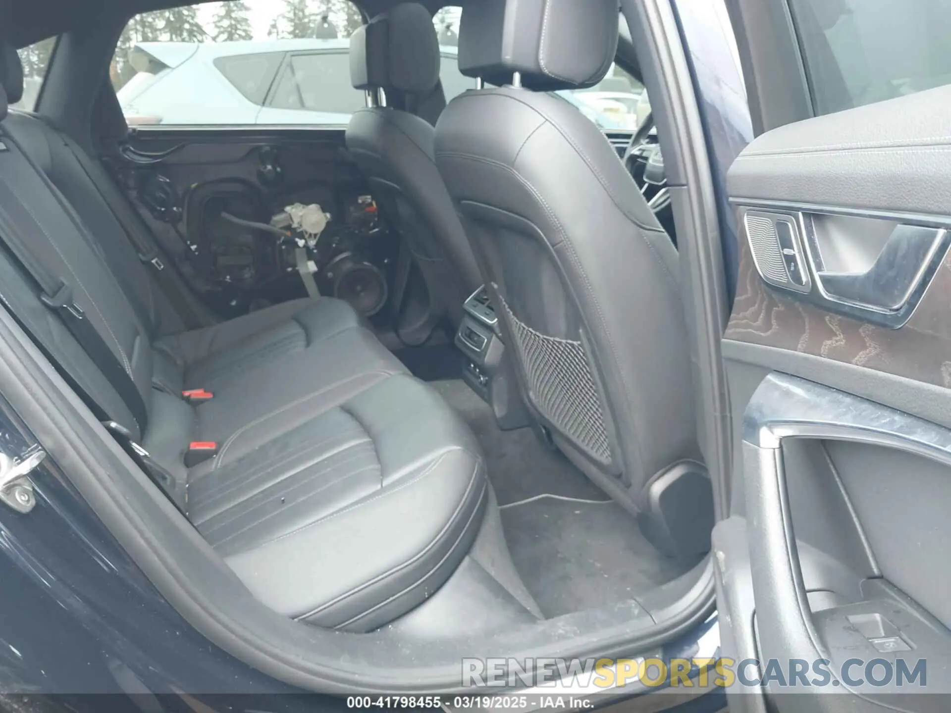 8 Photograph of a damaged car WAUD8AF2XKN129472 AUDI A6 2019