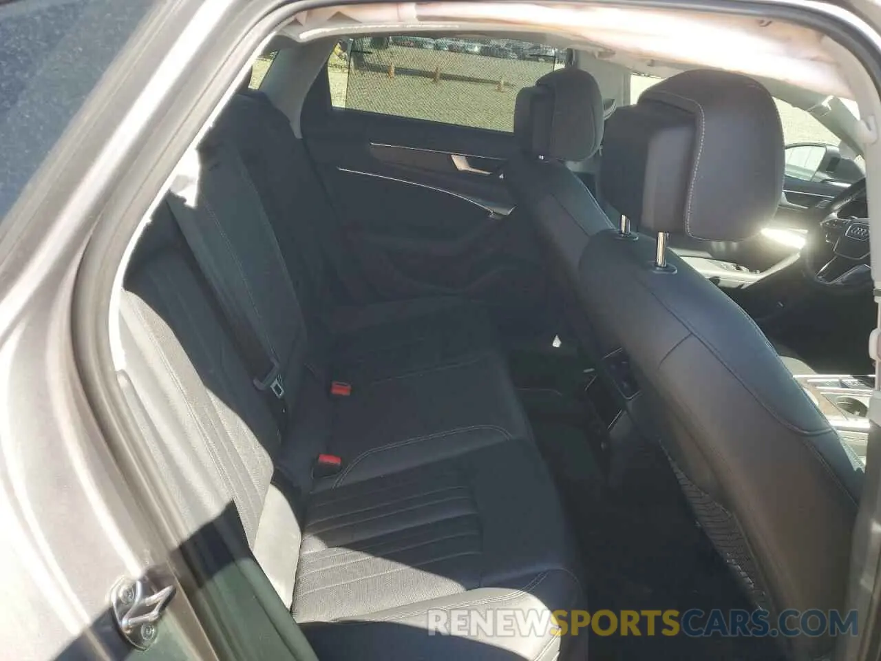 10 Photograph of a damaged car WAUF2AF2XKN027504 AUDI A6 2019