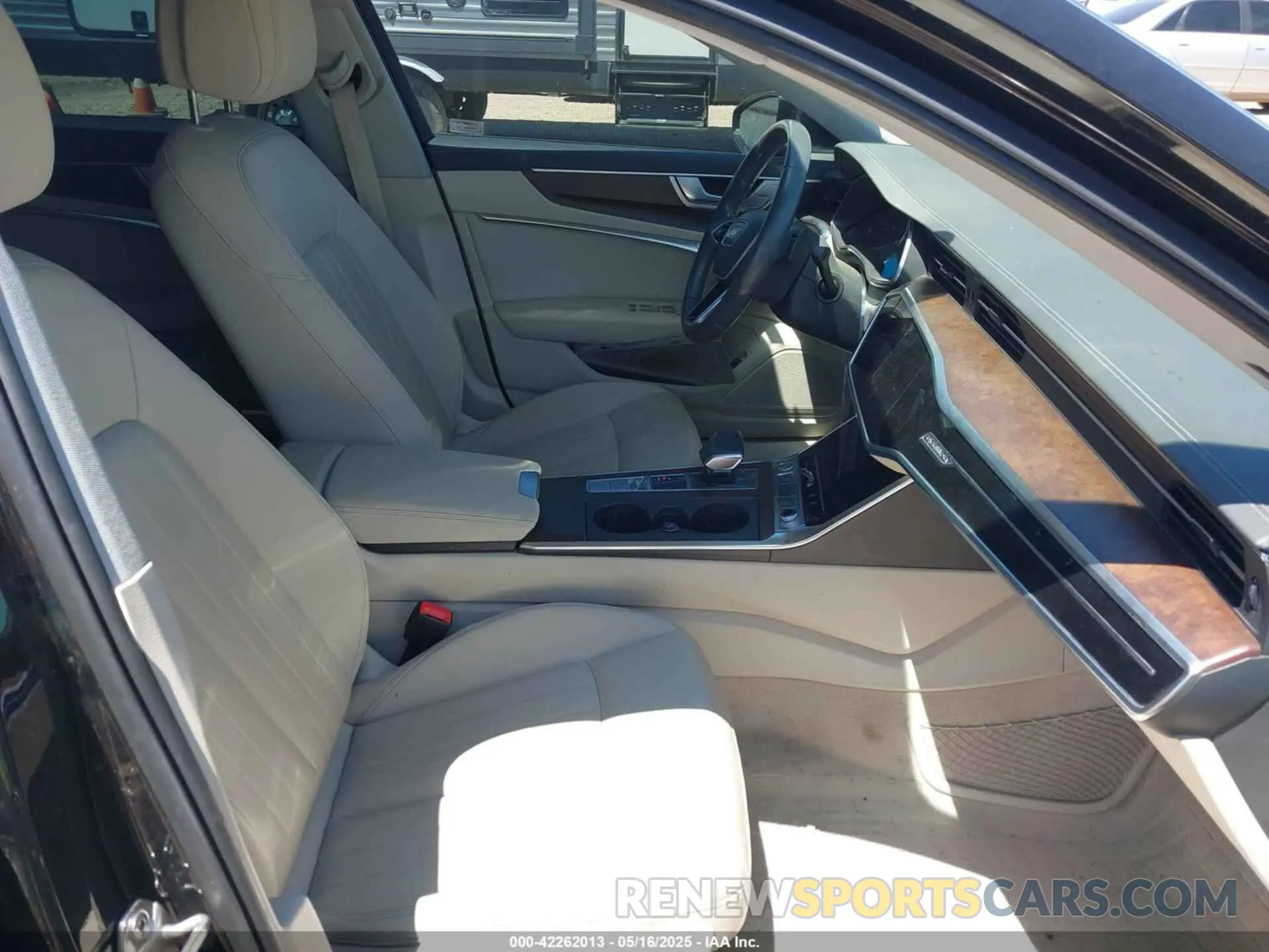 5 Photograph of a damaged car WAUK2AF22KN112397 AUDI A6 2019