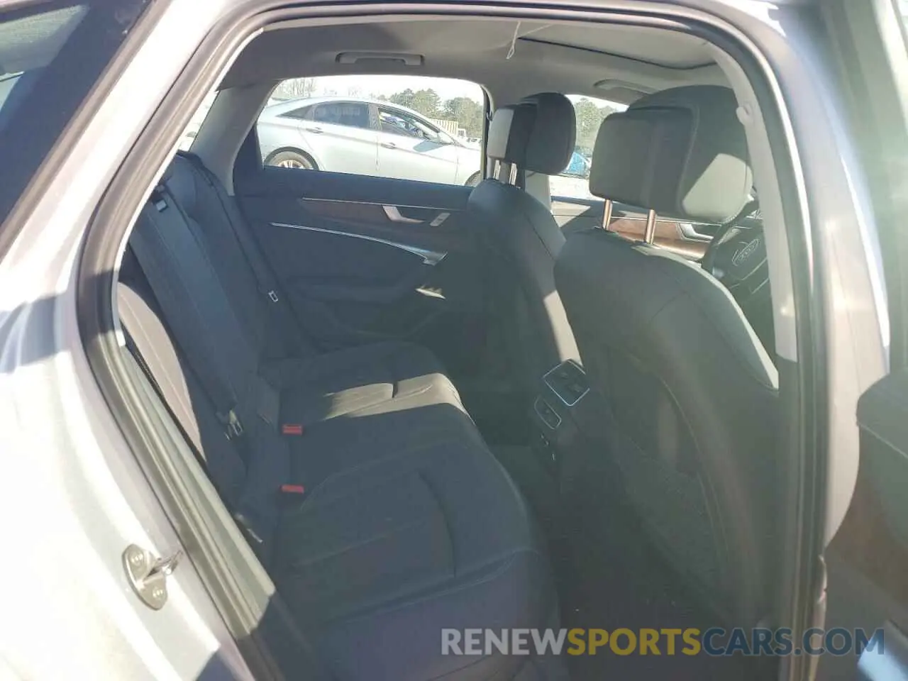 10 Photograph of a damaged car WAUK2AF28KN029671 AUDI A6 2019