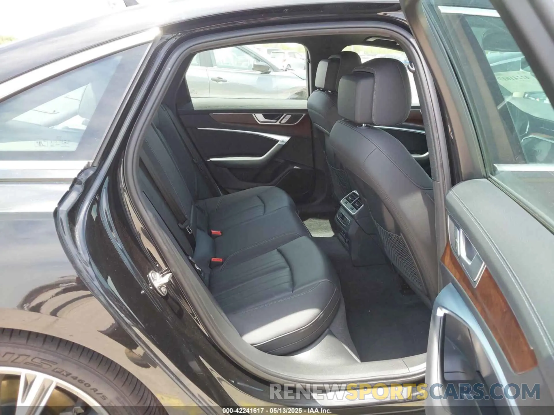8 Photograph of a damaged car WAUK2AF29KN064896 AUDI A6 2019
