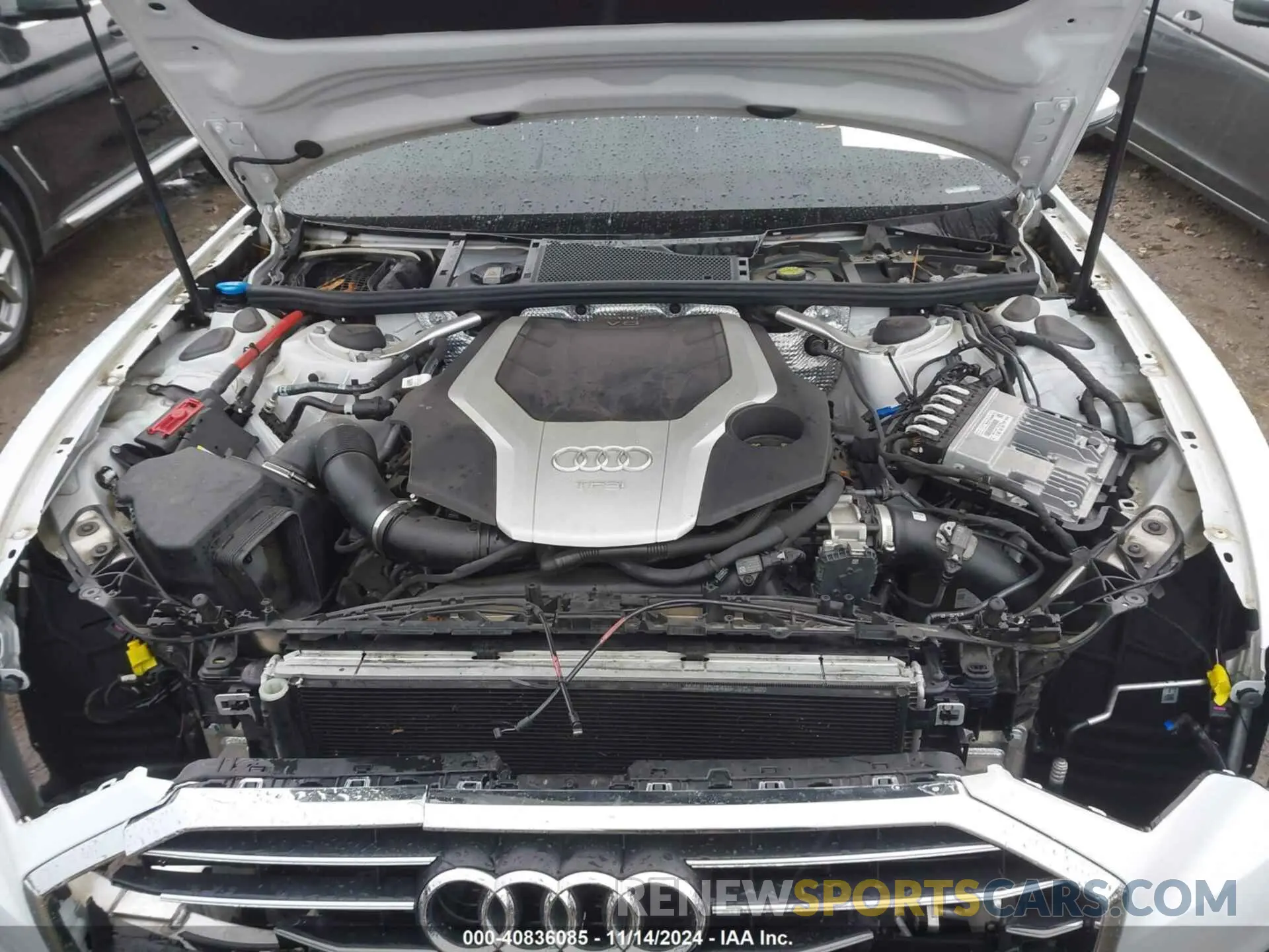 10 Photograph of a damaged car WAUL2AF20KN066833 AUDI A6 2019