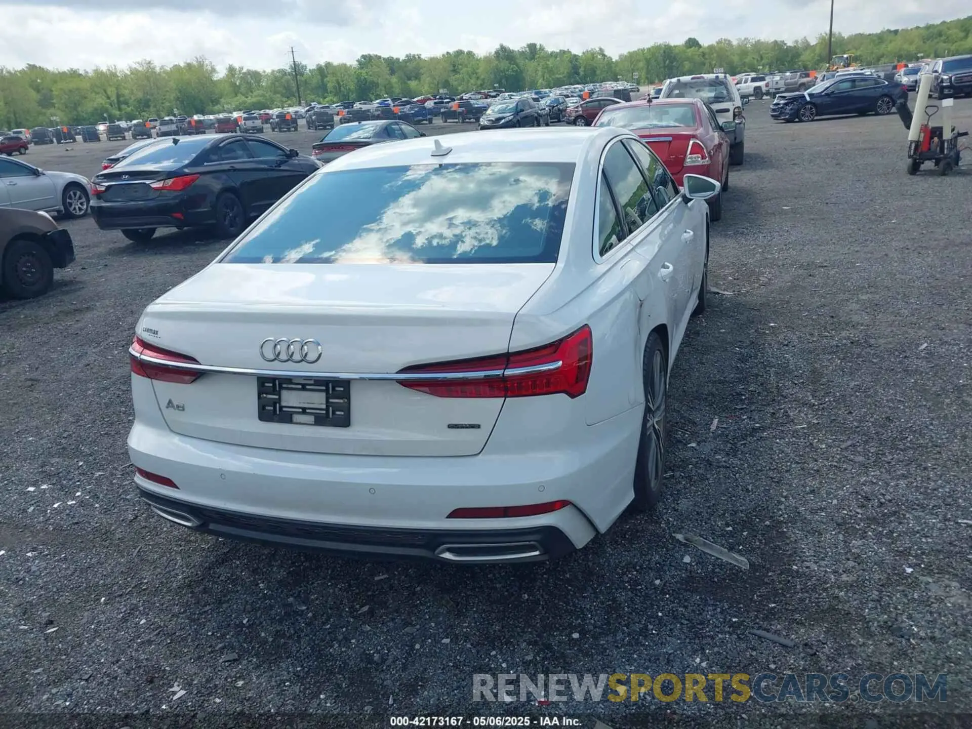 16 Photograph of a damaged car WAUL2AF21KN026776 AUDI A6 2019