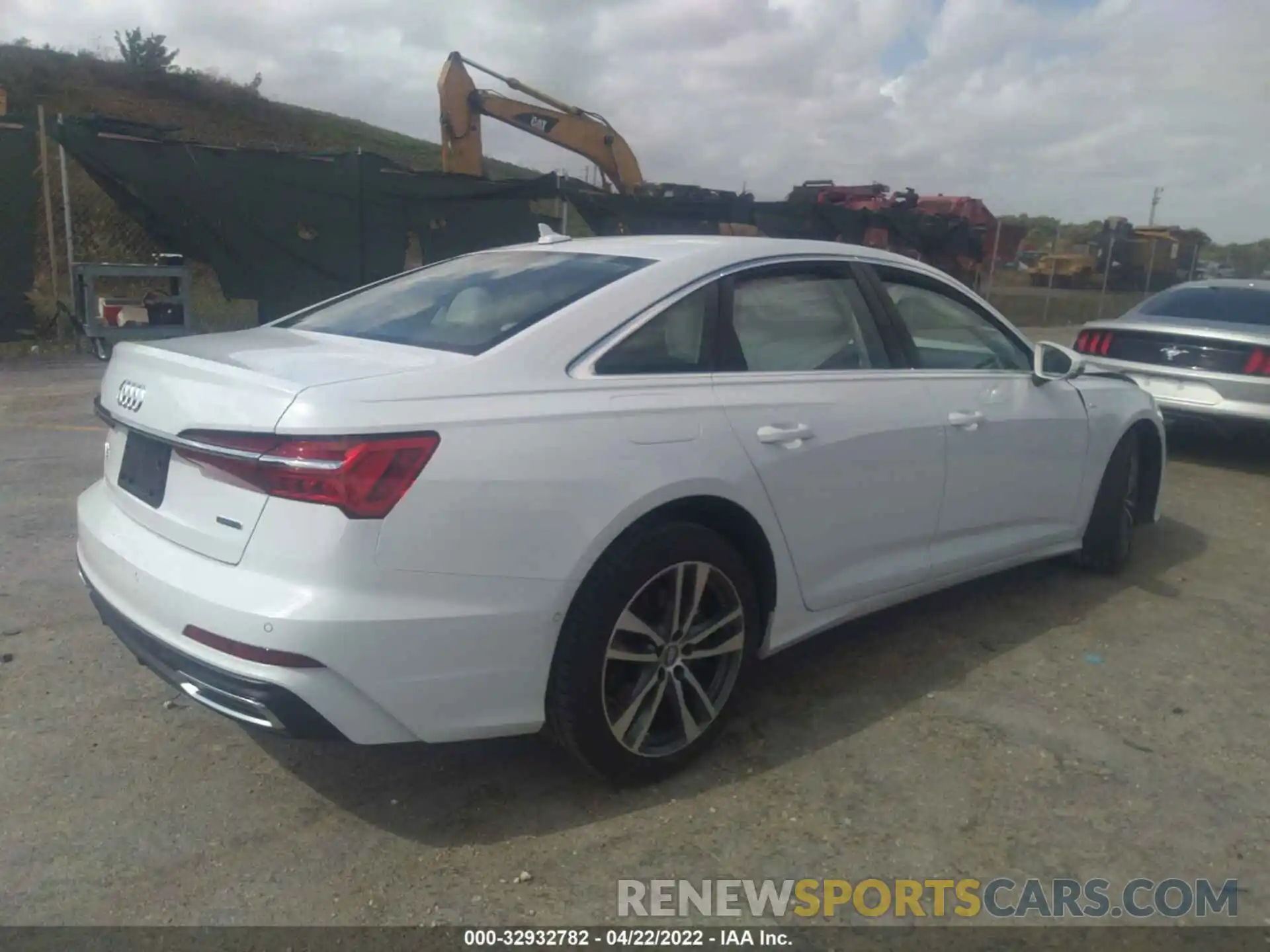 4 Photograph of a damaged car WAUL2AF21KN054335 AUDI A6 2019