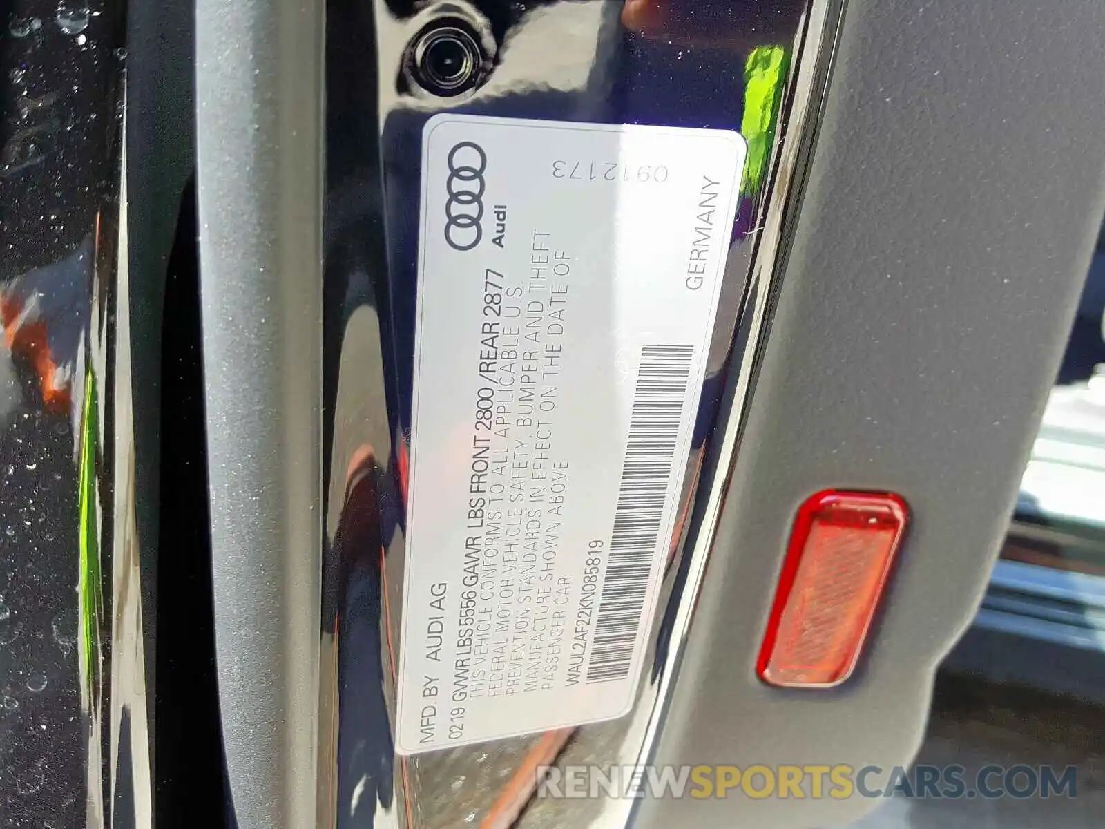 10 Photograph of a damaged car WAUL2AF22KN085819 AUDI A6 2019