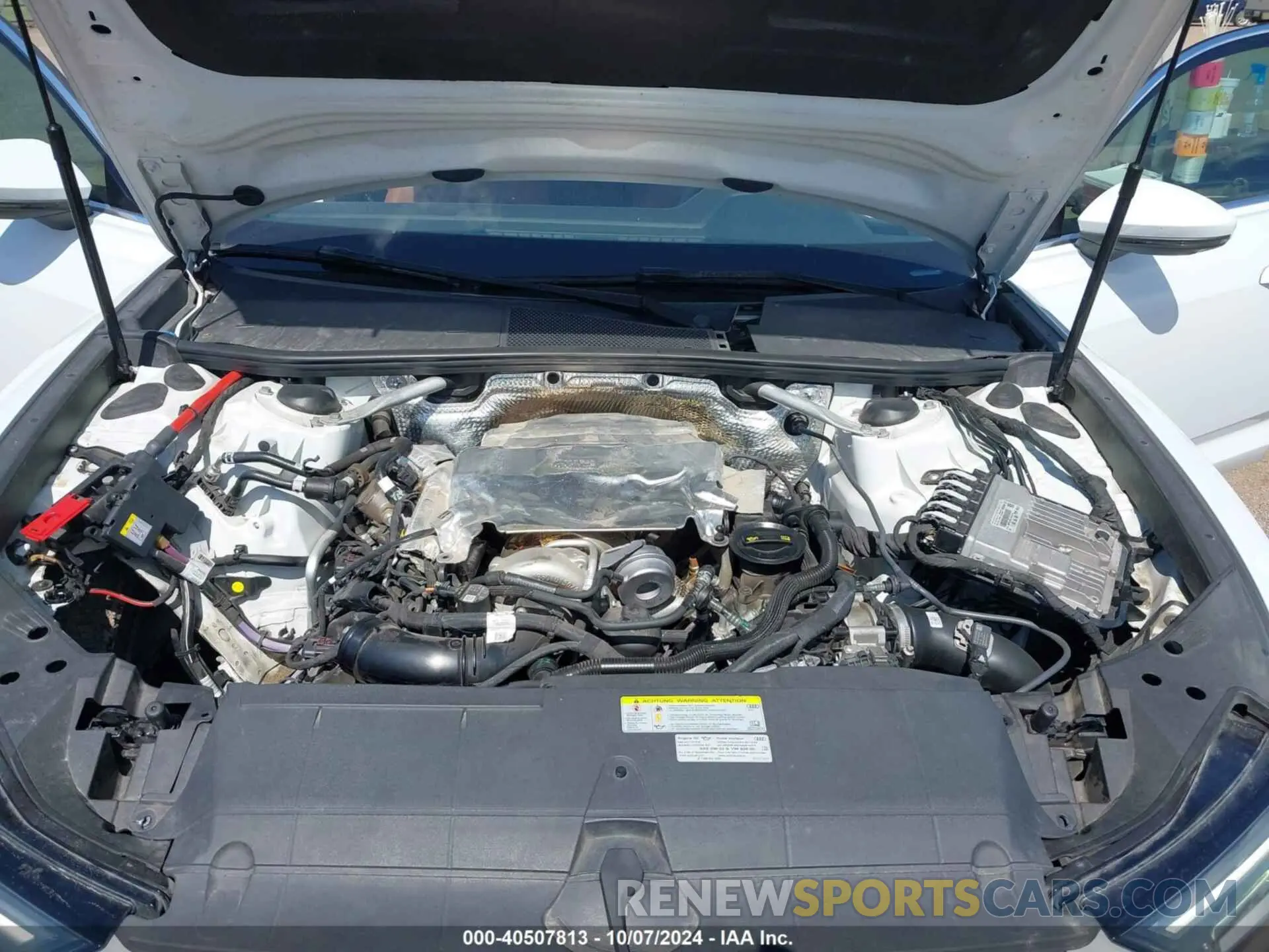 10 Photograph of a damaged car WAUL2AF22KN108998 AUDI A6 2019