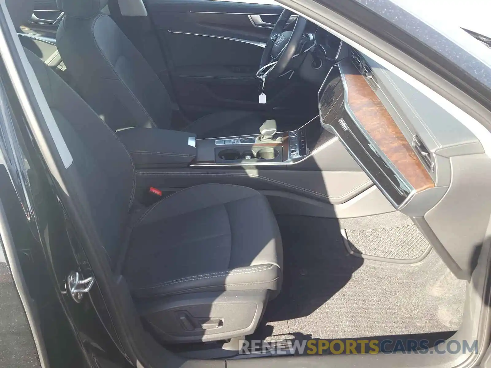 5 Photograph of a damaged car WAUL2AF23KN087031 AUDI A6 2019