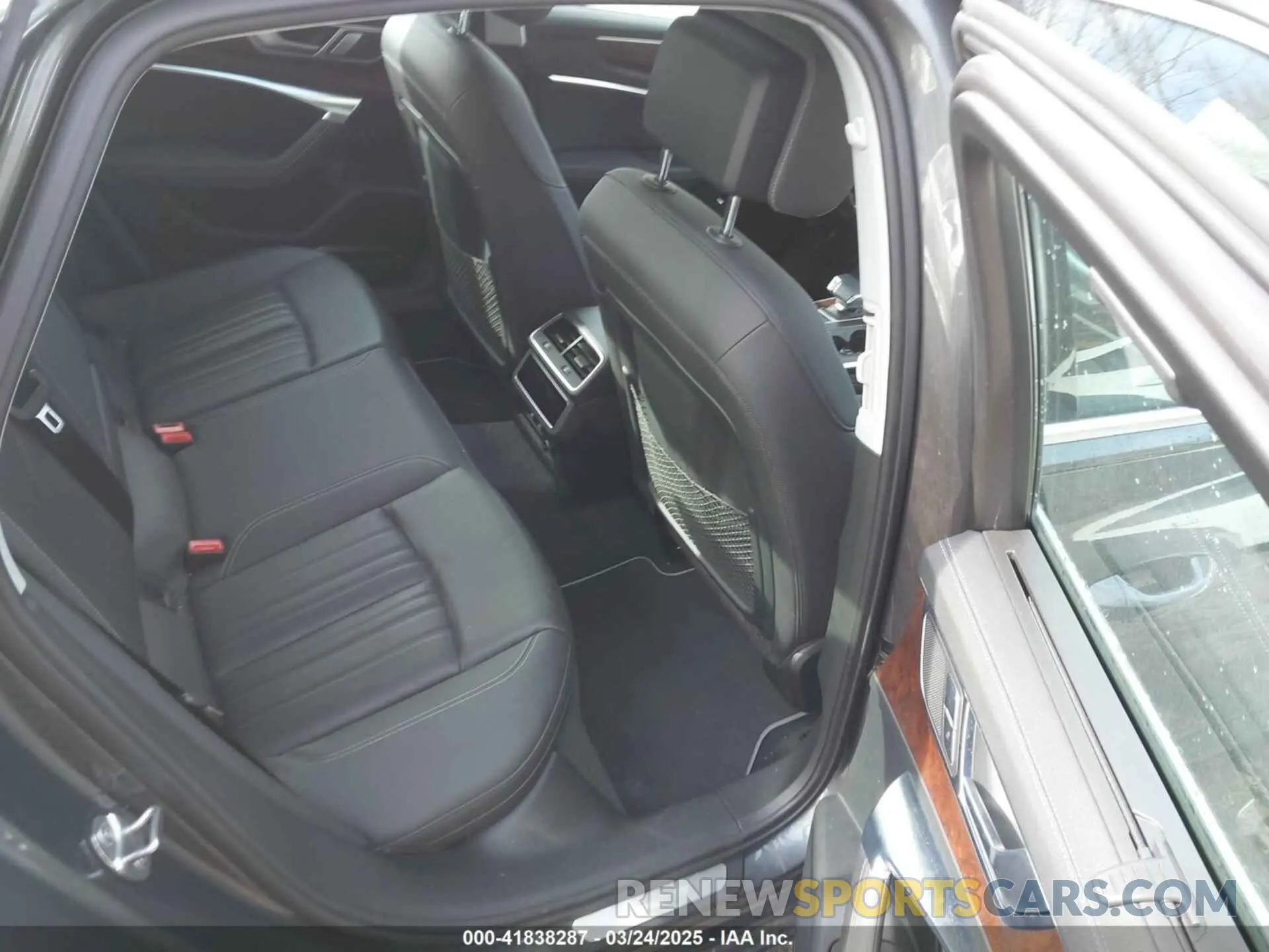 8 Photograph of a damaged car WAUL2AF25KN109319 AUDI A6 2019