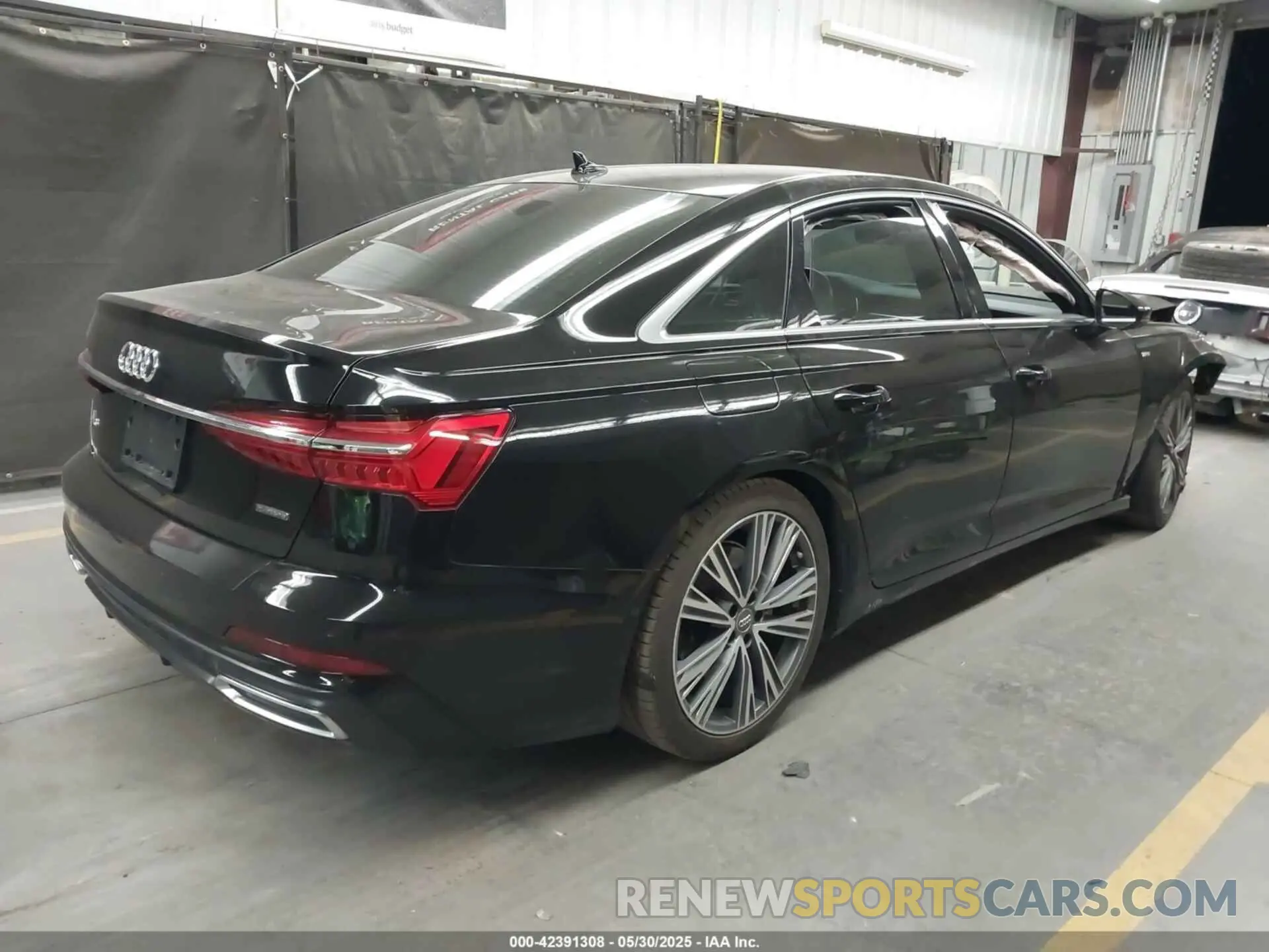 4 Photograph of a damaged car WAUL2AF27KN088750 AUDI A6 2019