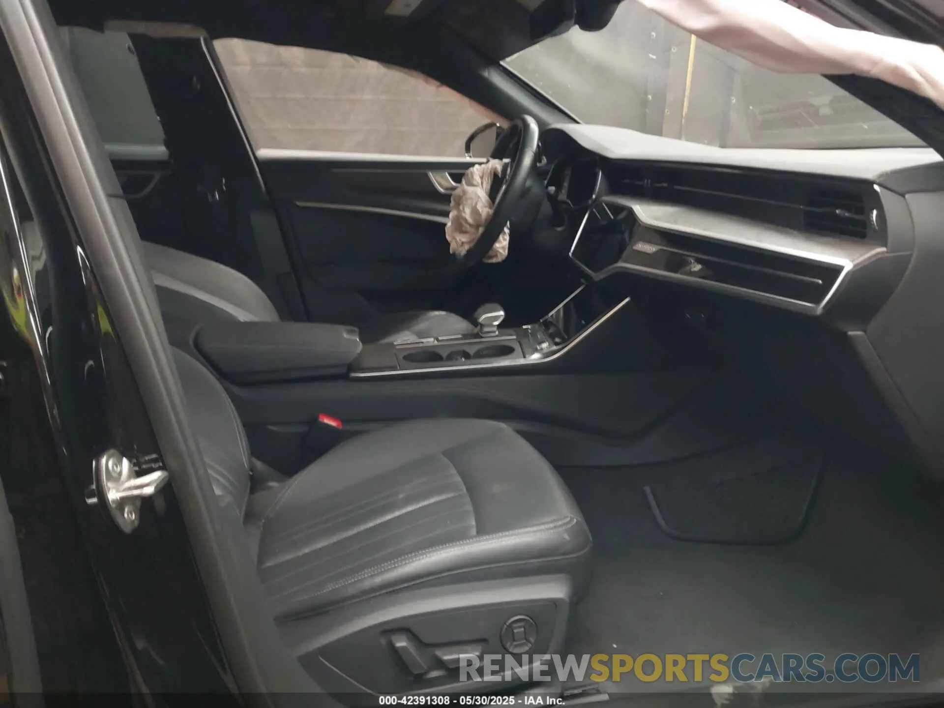 5 Photograph of a damaged car WAUL2AF27KN088750 AUDI A6 2019