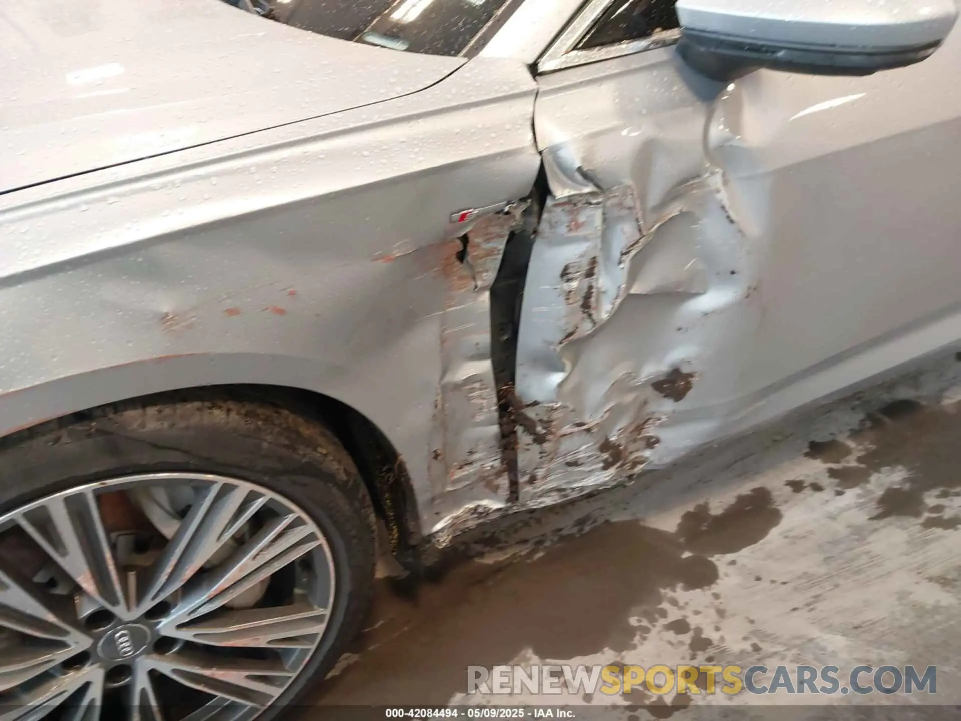 6 Photograph of a damaged car WAUL2AF29KN078849 AUDI A6 2019