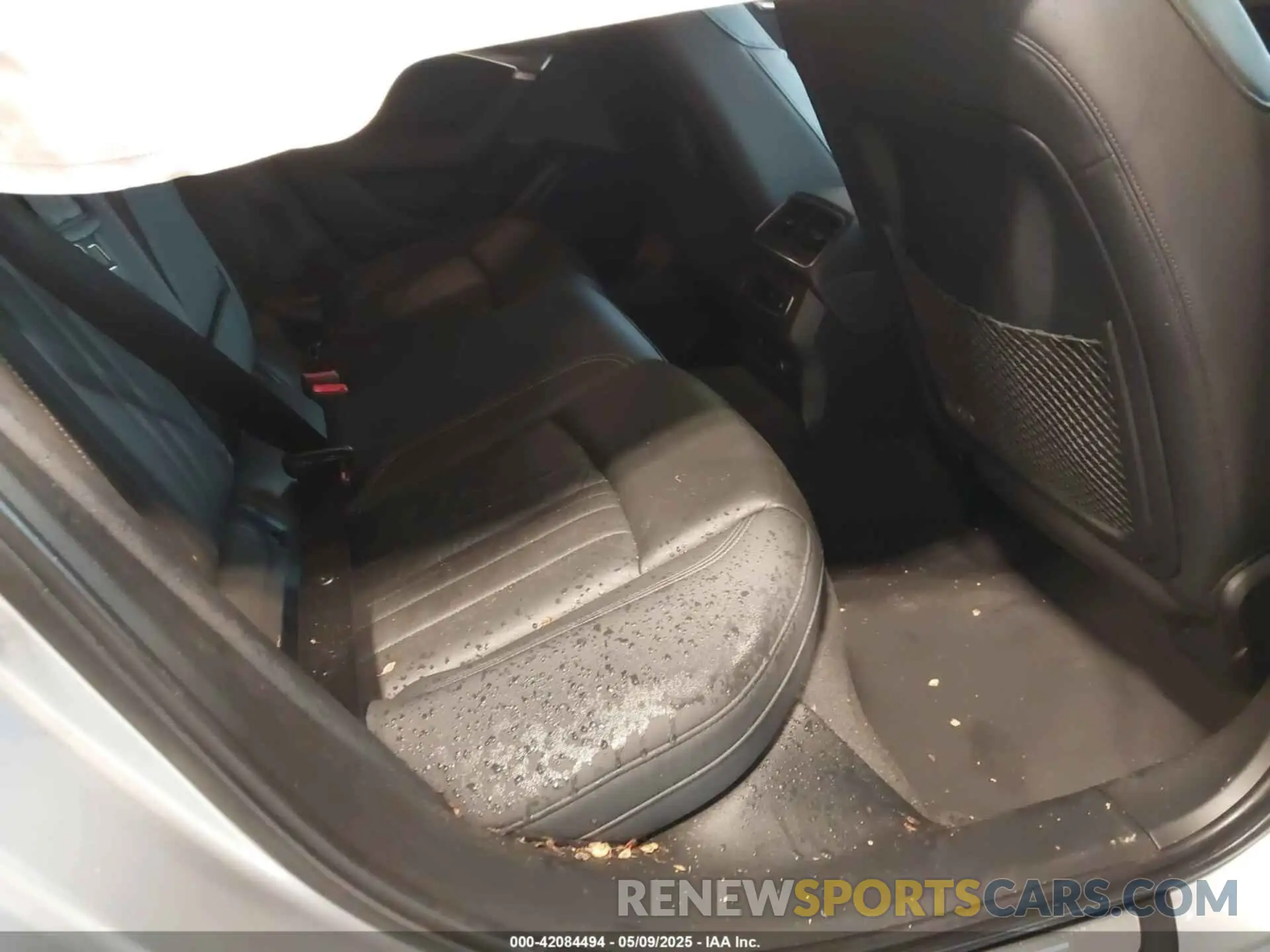 8 Photograph of a damaged car WAUL2AF29KN078849 AUDI A6 2019