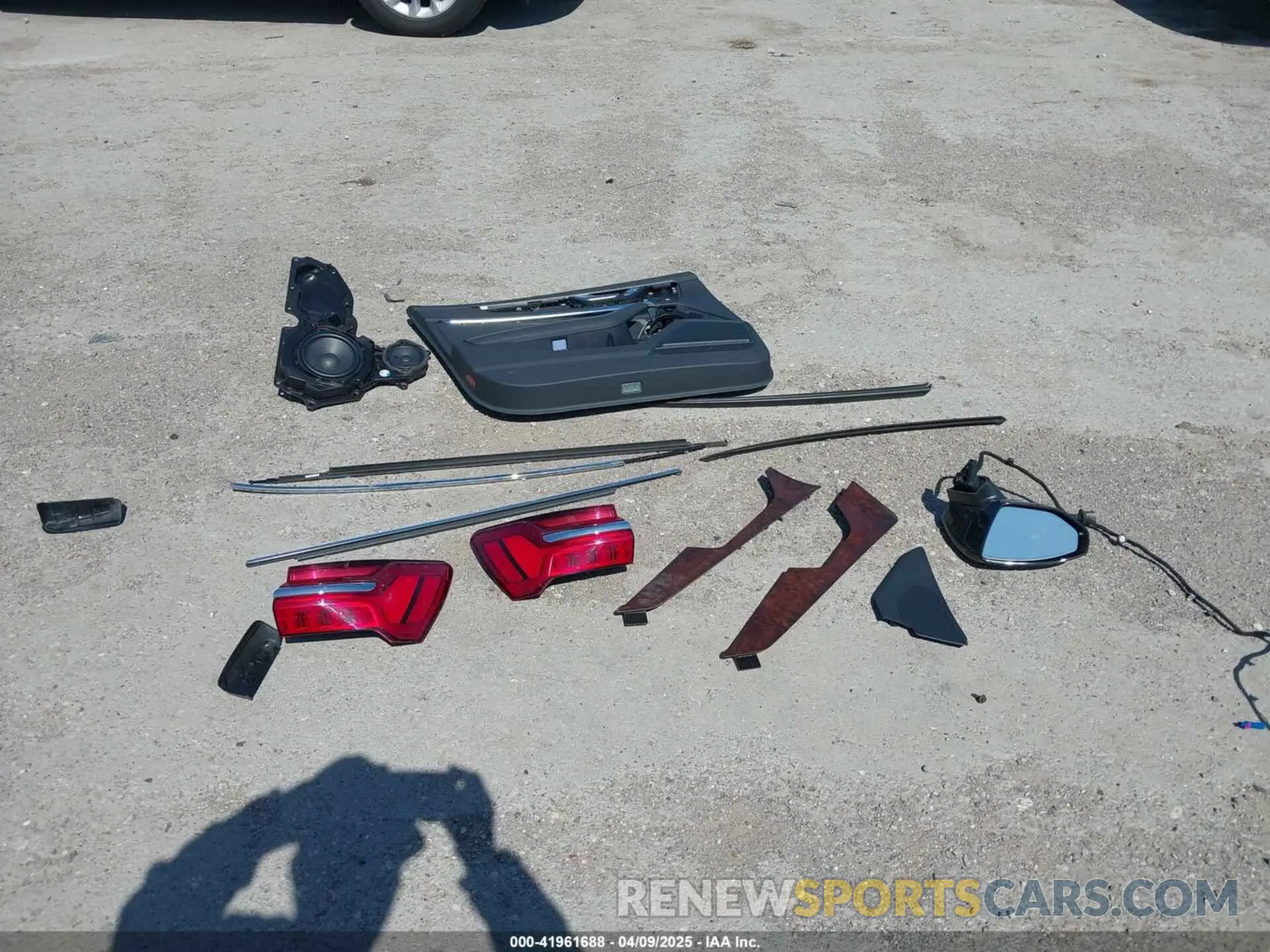 12 Photograph of a damaged car WAUM2AF20KN036462 AUDI A6 2019