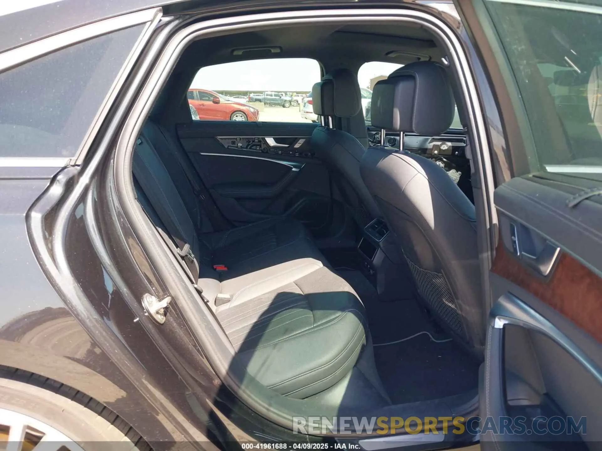8 Photograph of a damaged car WAUM2AF20KN036462 AUDI A6 2019