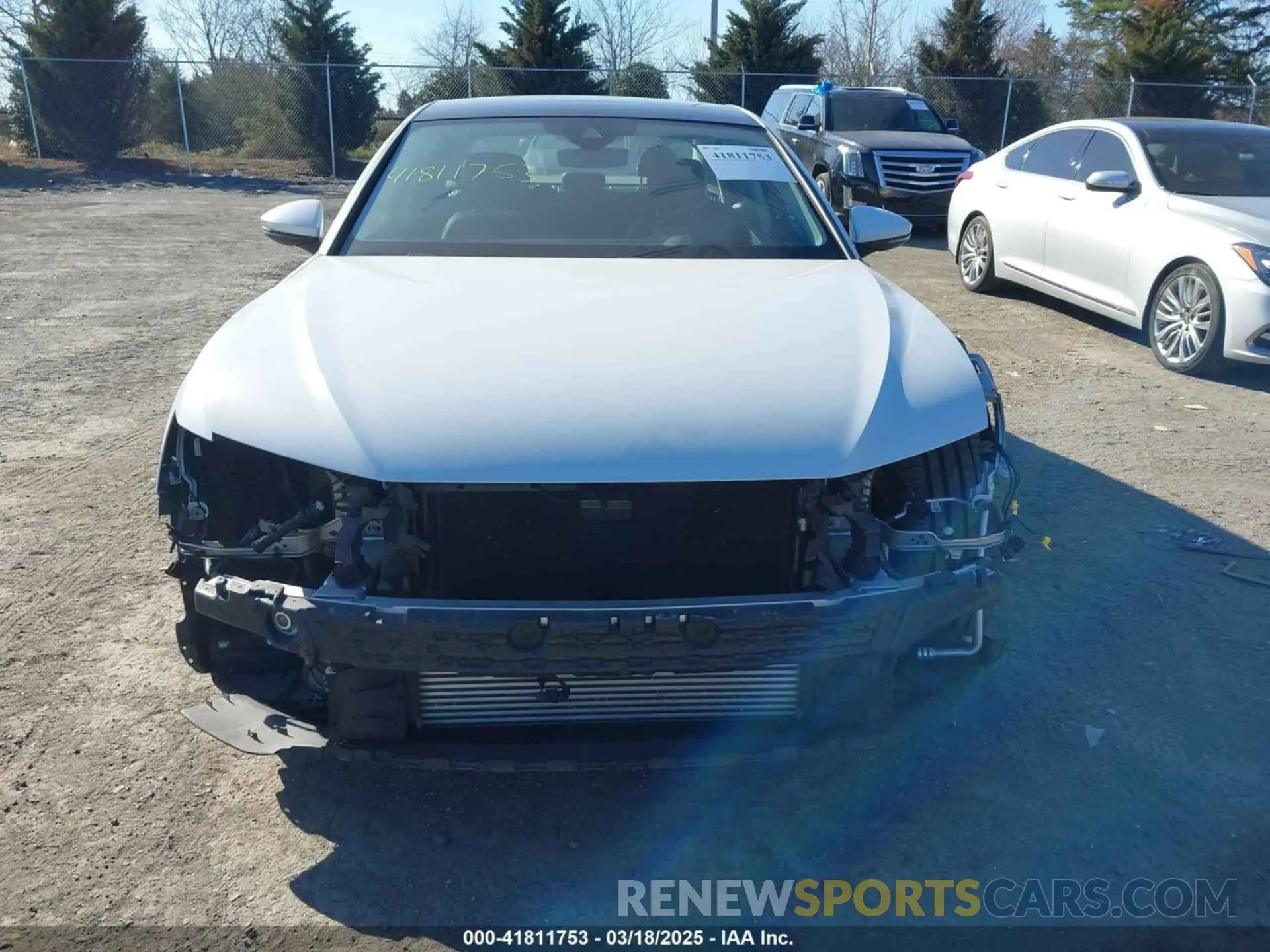 12 Photograph of a damaged car WAUM2AF22KN044384 AUDI A6 2019