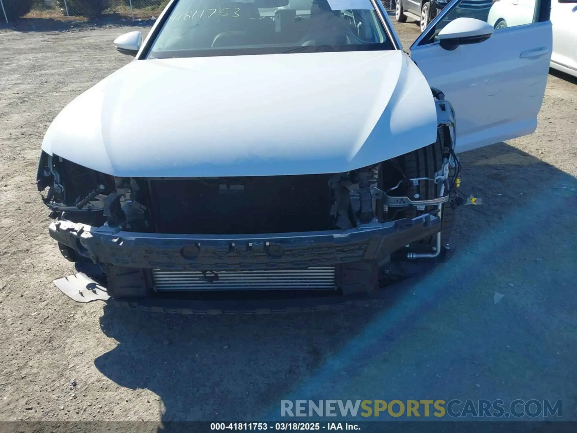 17 Photograph of a damaged car WAUM2AF22KN044384 AUDI A6 2019