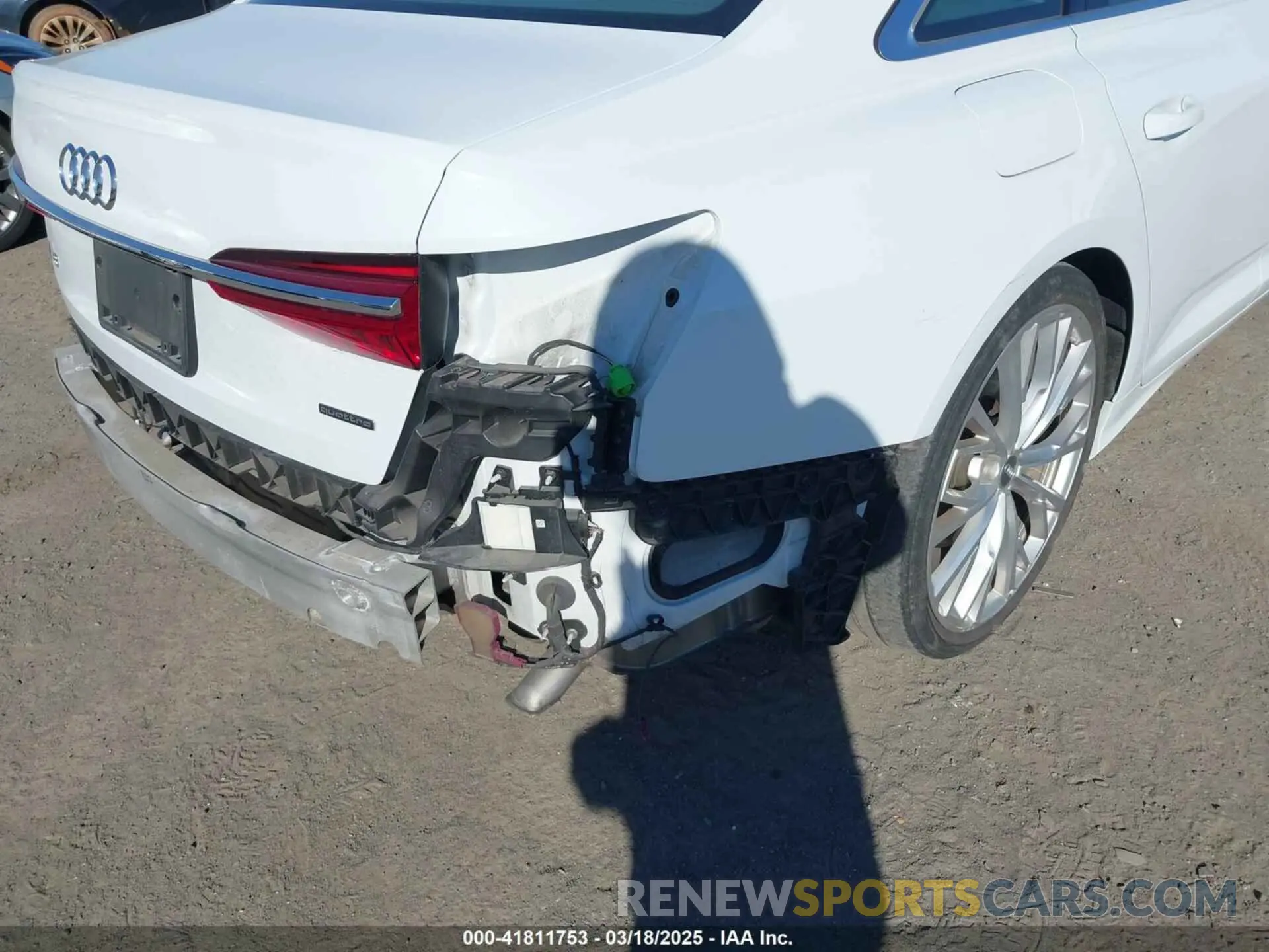 18 Photograph of a damaged car WAUM2AF22KN044384 AUDI A6 2019
