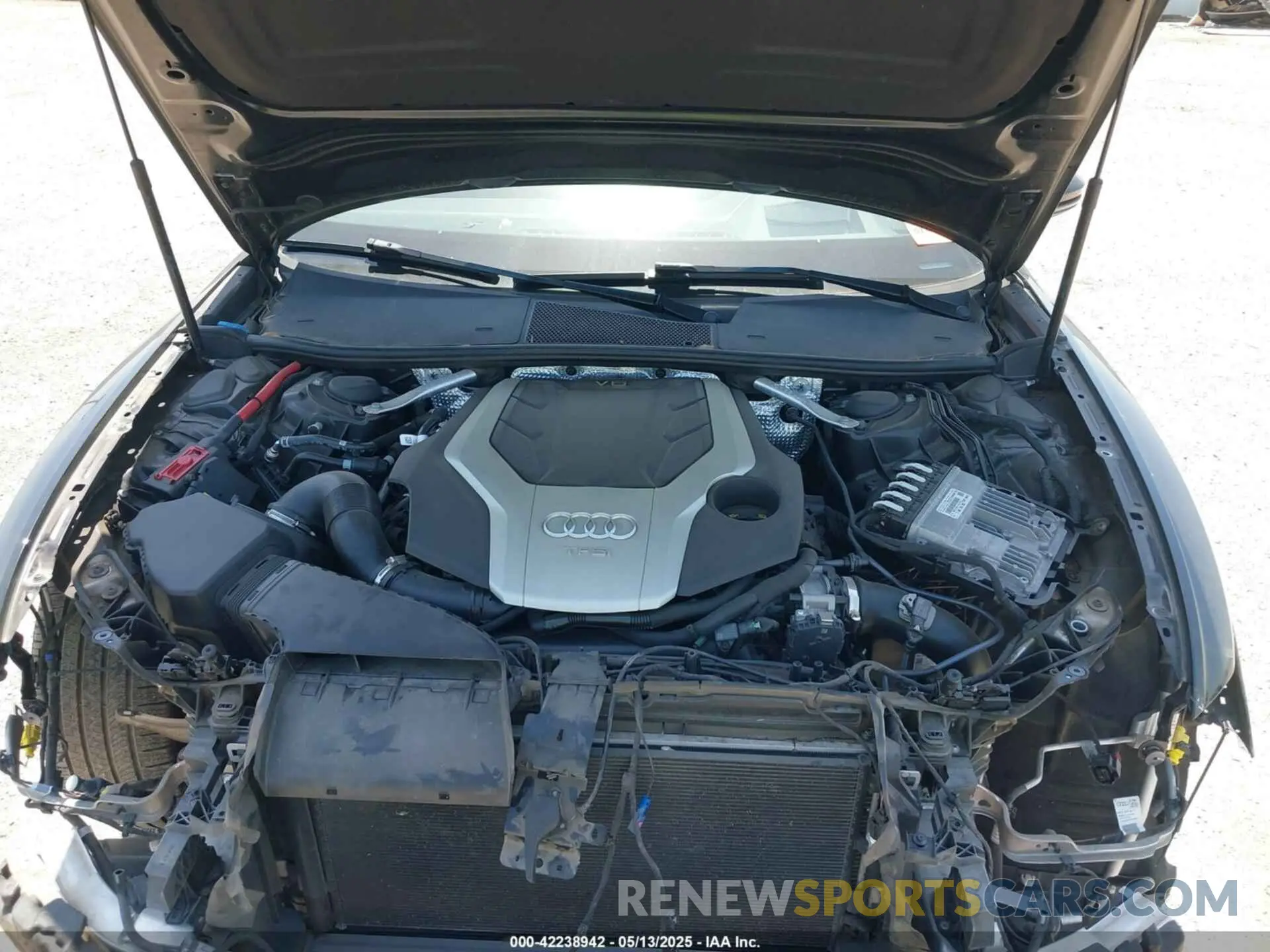 10 Photograph of a damaged car WAUM2AF25KN058165 AUDI A6 2019