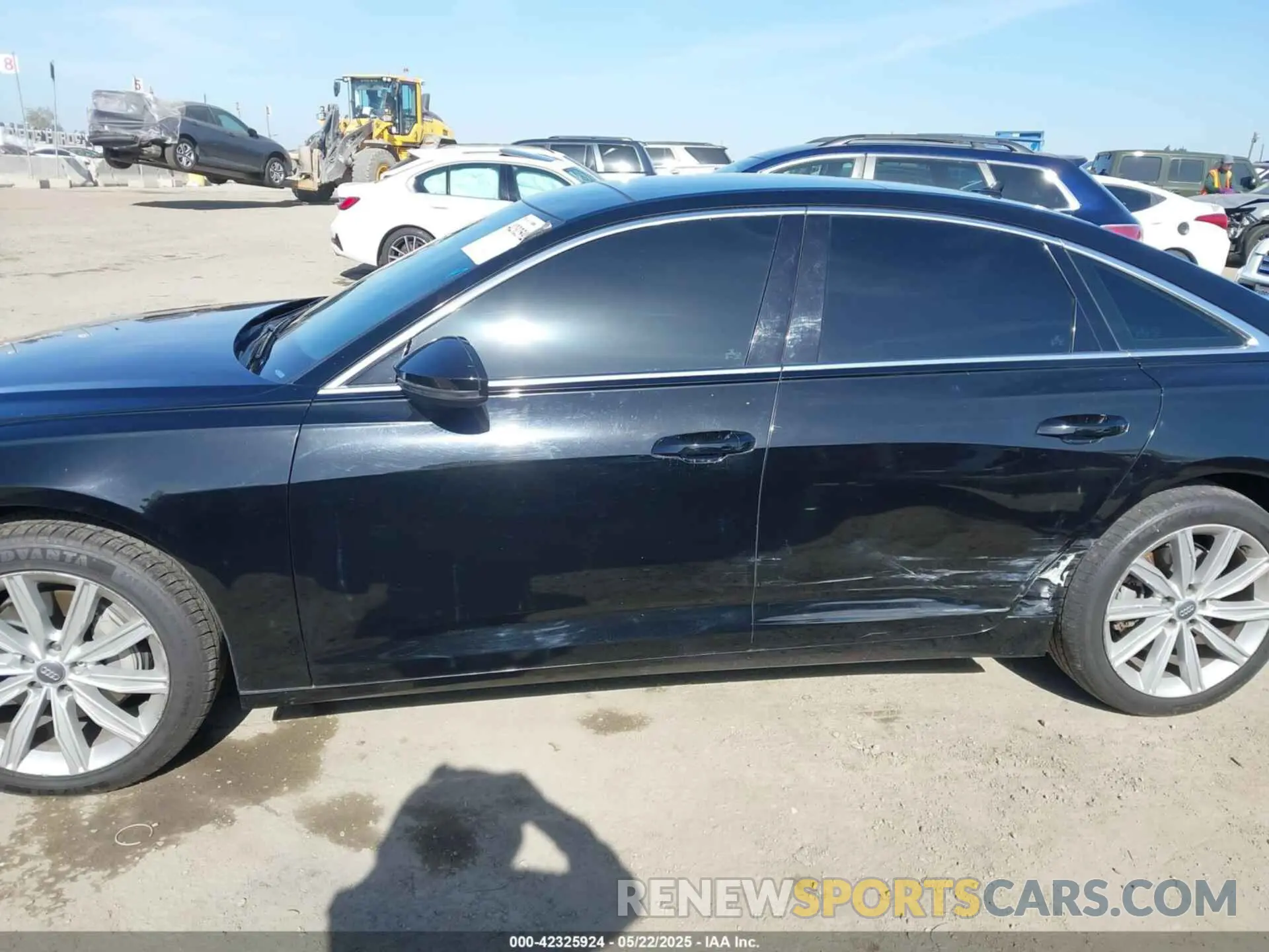 14 Photograph of a damaged car WAUD8AF25LN040474 AUDI A6 2020