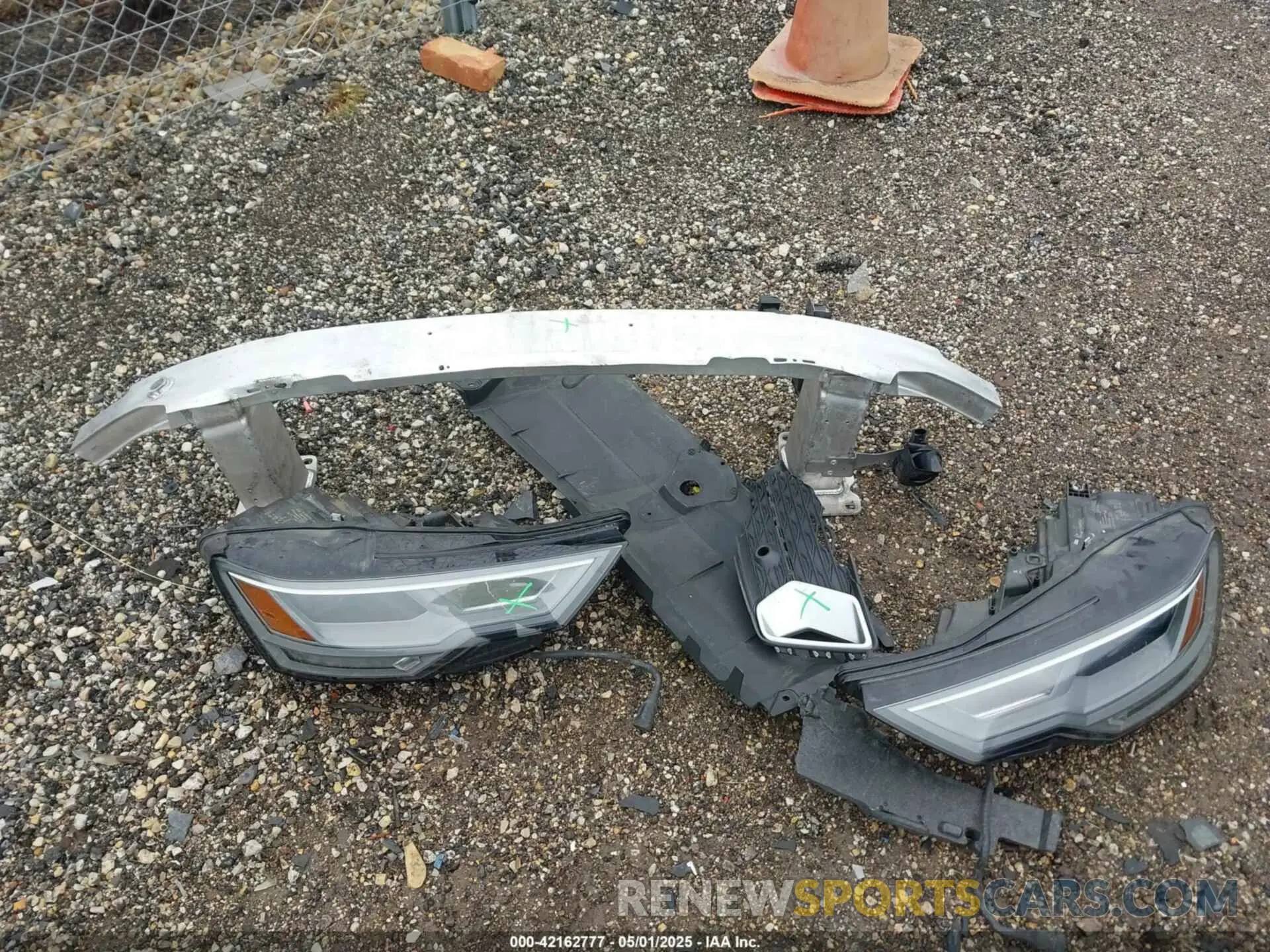 12 Photograph of a damaged car WAUD8AF28LN038685 AUDI A6 2020