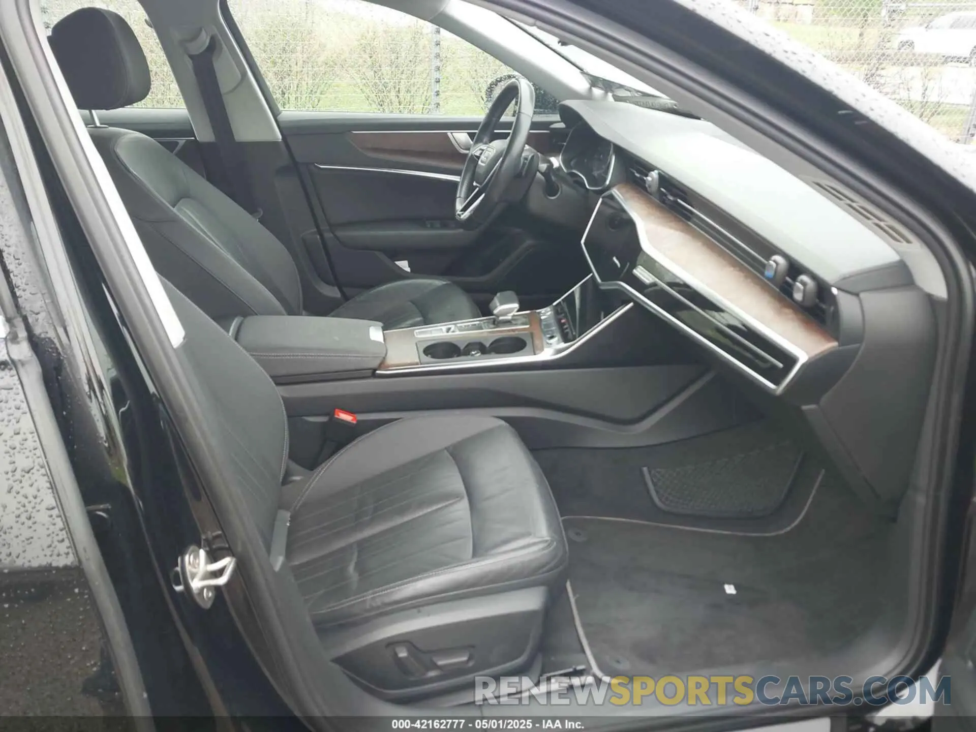 5 Photograph of a damaged car WAUD8AF28LN038685 AUDI A6 2020
