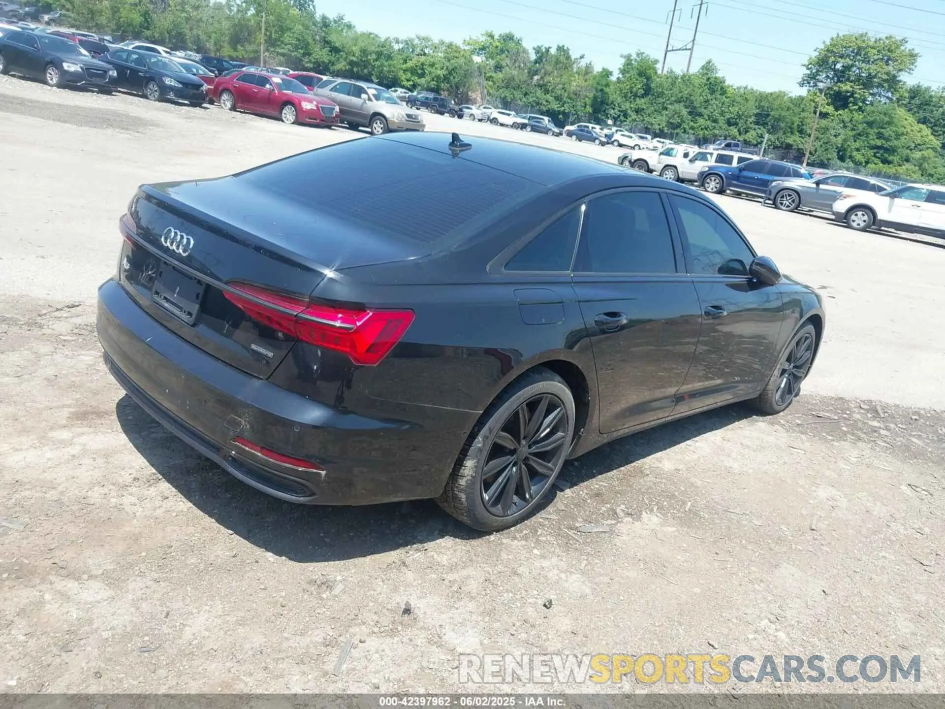 4 Photograph of a damaged car WAUE8AF20LN001909 AUDI A6 2020