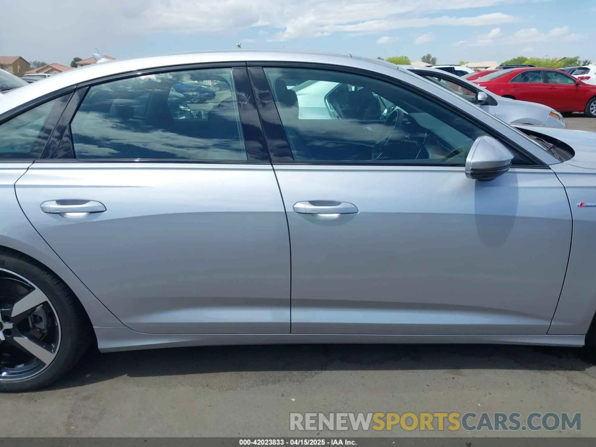 14 Photograph of a damaged car WAUM2AF21LN061856 AUDI A6 2020