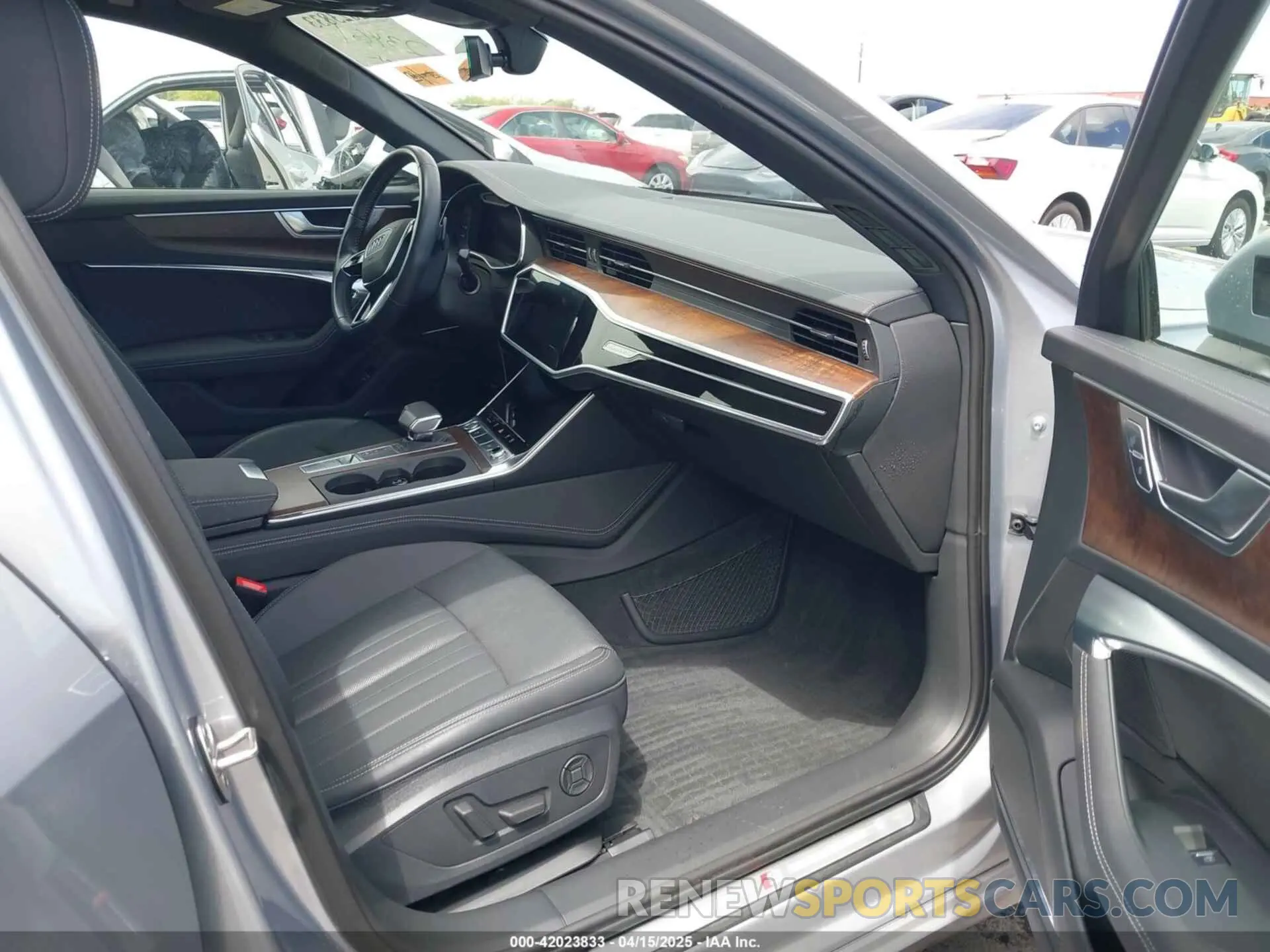 5 Photograph of a damaged car WAUM2AF21LN061856 AUDI A6 2020