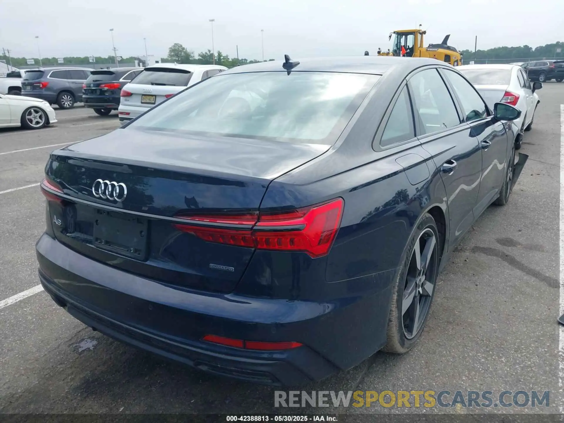 4 Photograph of a damaged car WAUL2AF2XMN041778 AUDI A6 2021