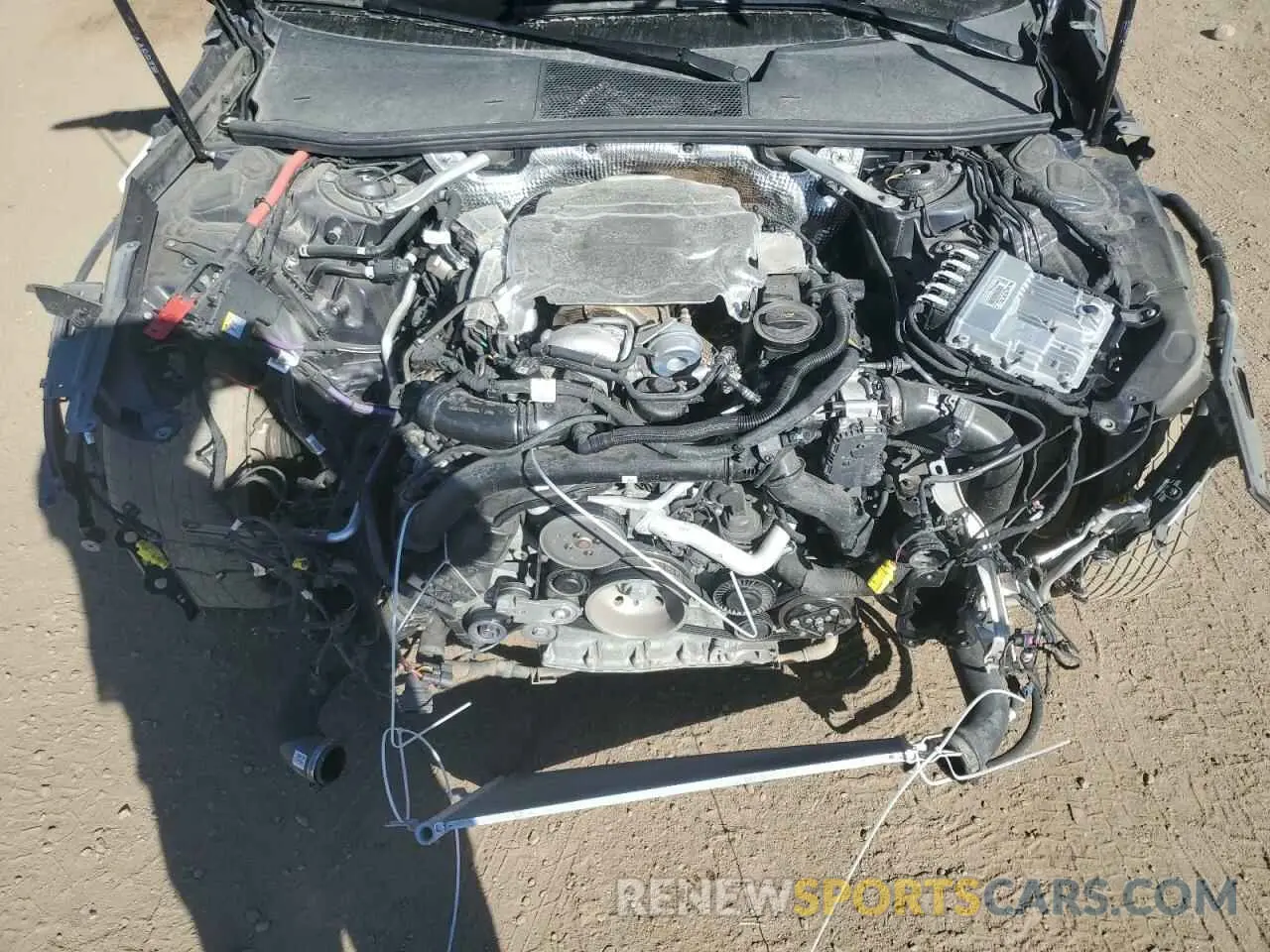 13 Photograph of a damaged car WAU92BF26NN014515 AUDI A6 2022