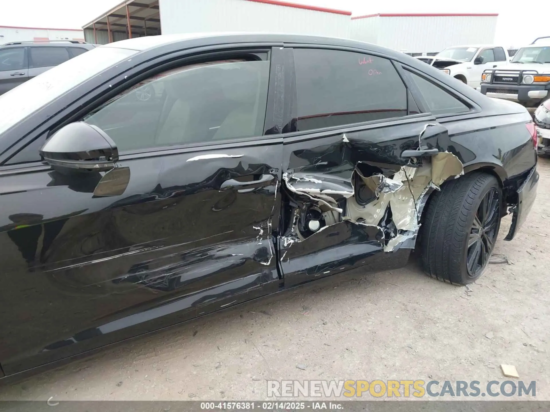 6 Photograph of a damaged car WAUE3BF24PN091611 AUDI A6 2023