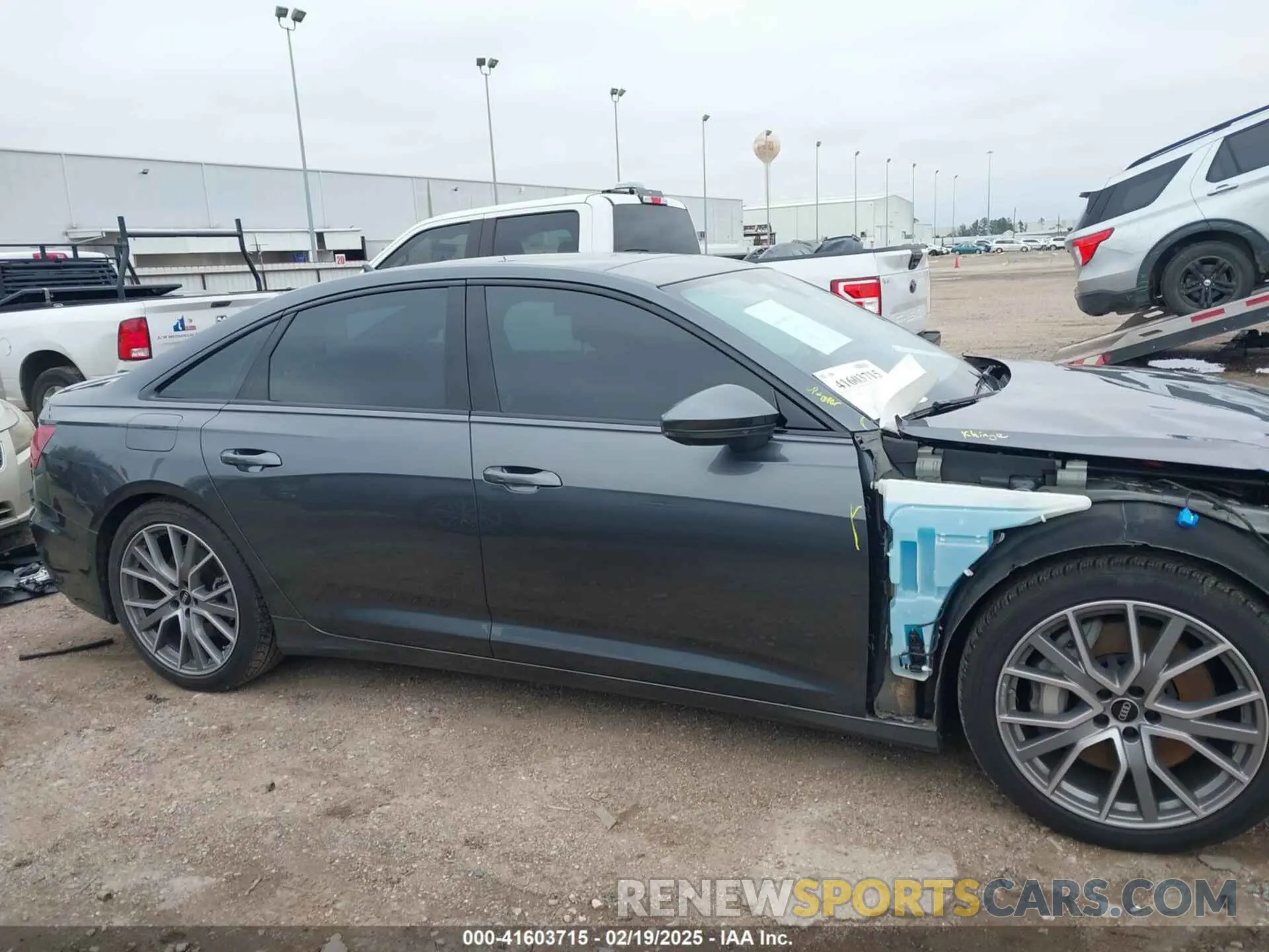 14 Photograph of a damaged car WAUL2BF27PN039318 AUDI A6 2023