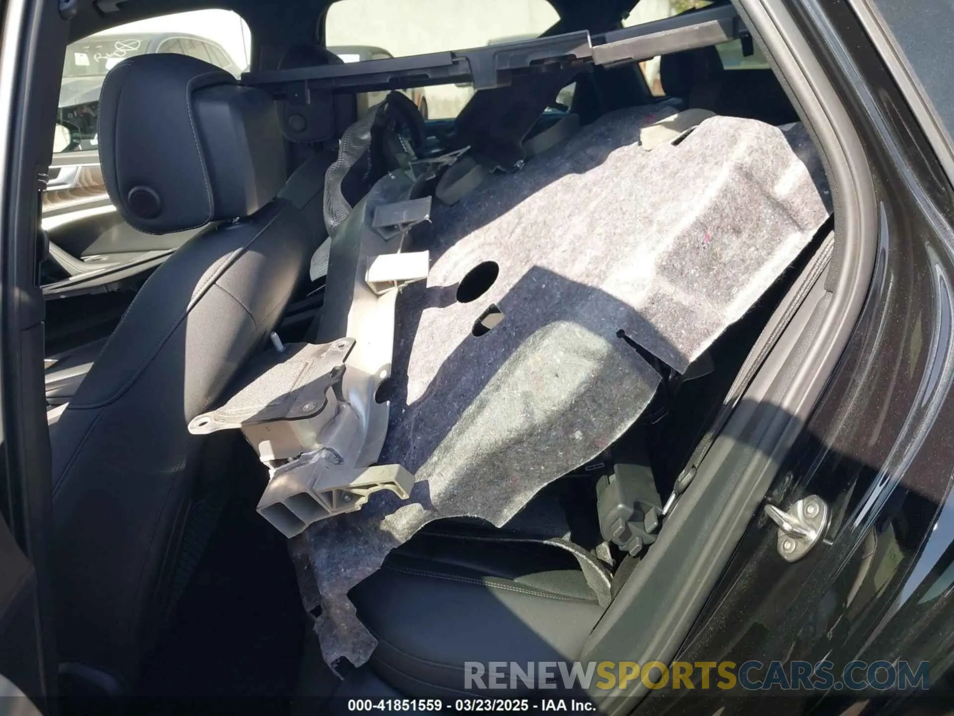 19 Photograph of a damaged car WAU72BF2XLN086368 AUDI A6 ALLROAD 2020